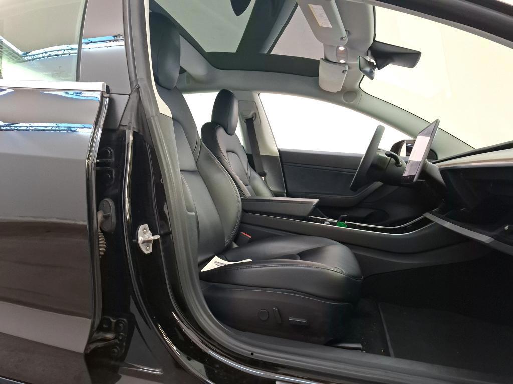 Tesla Model 3 RWD Plus 60 kWh (2019), foto 4
