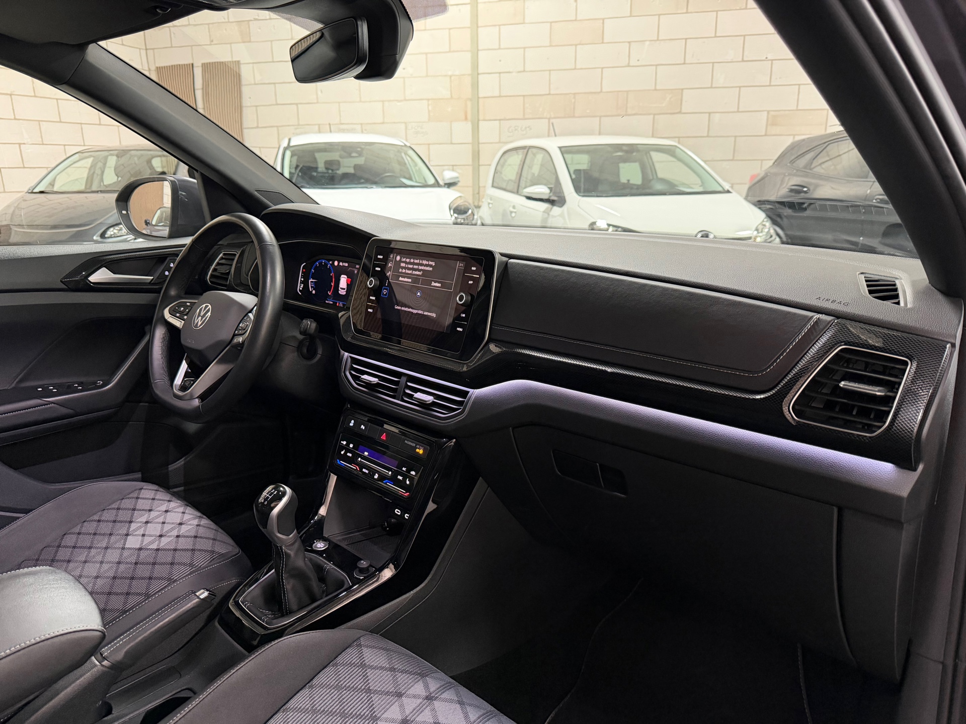Volkswagen T-Cross 1.0 TSI R-Line (2024), foto 11