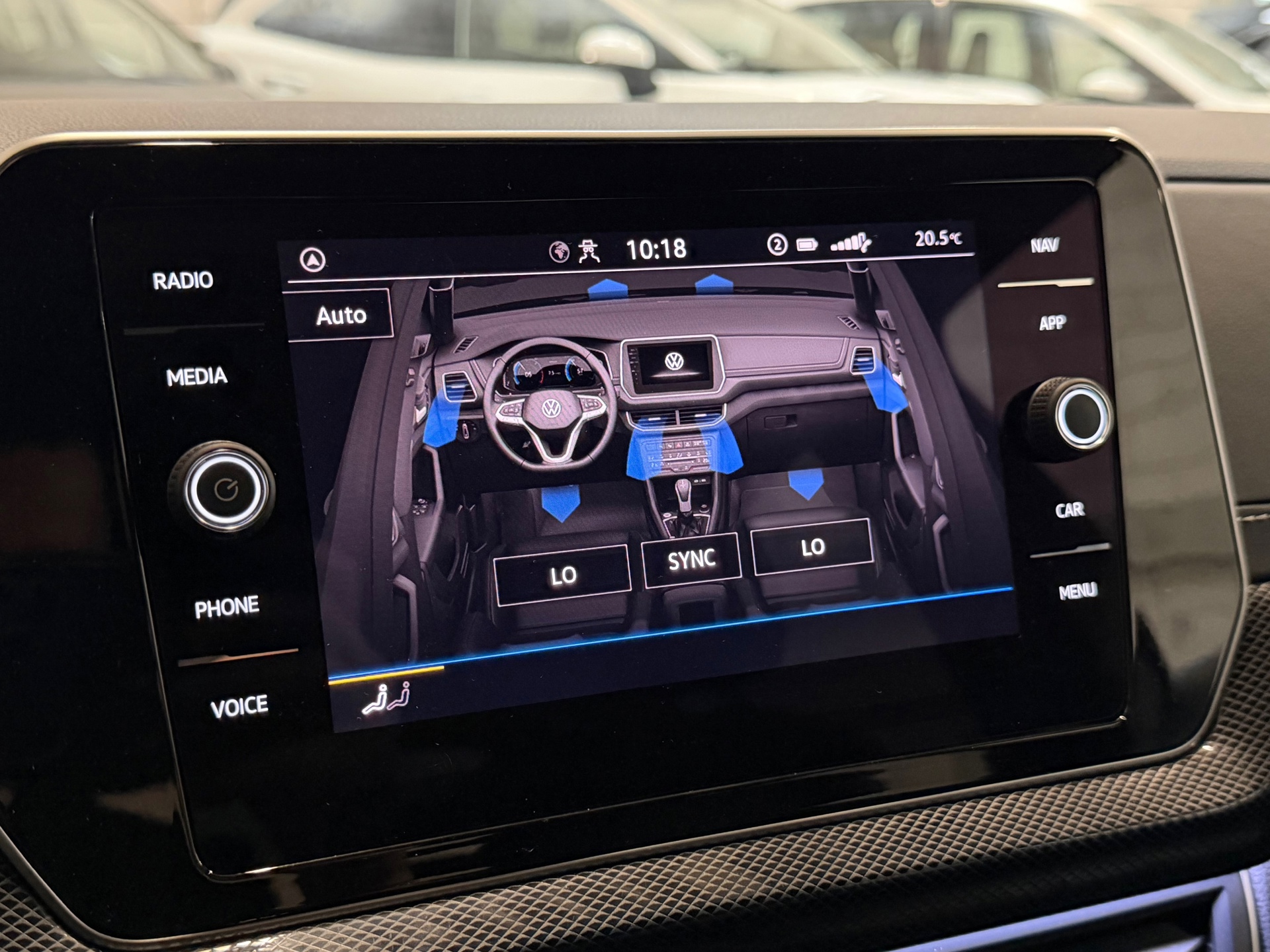 Volkswagen T-Cross 1.0 TSI R-Line (2024), foto 15