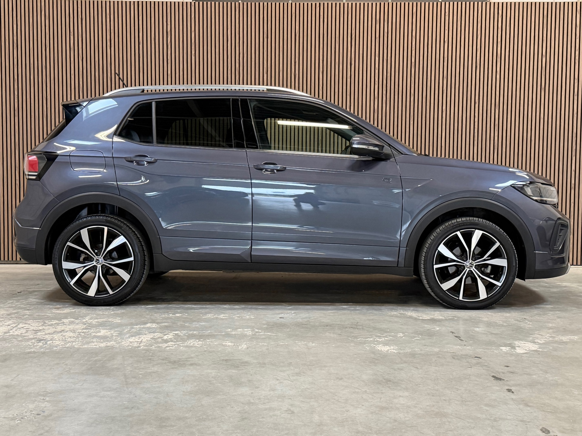 Volkswagen T-Cross 1.0 TSI R-Line (2024), foto 23