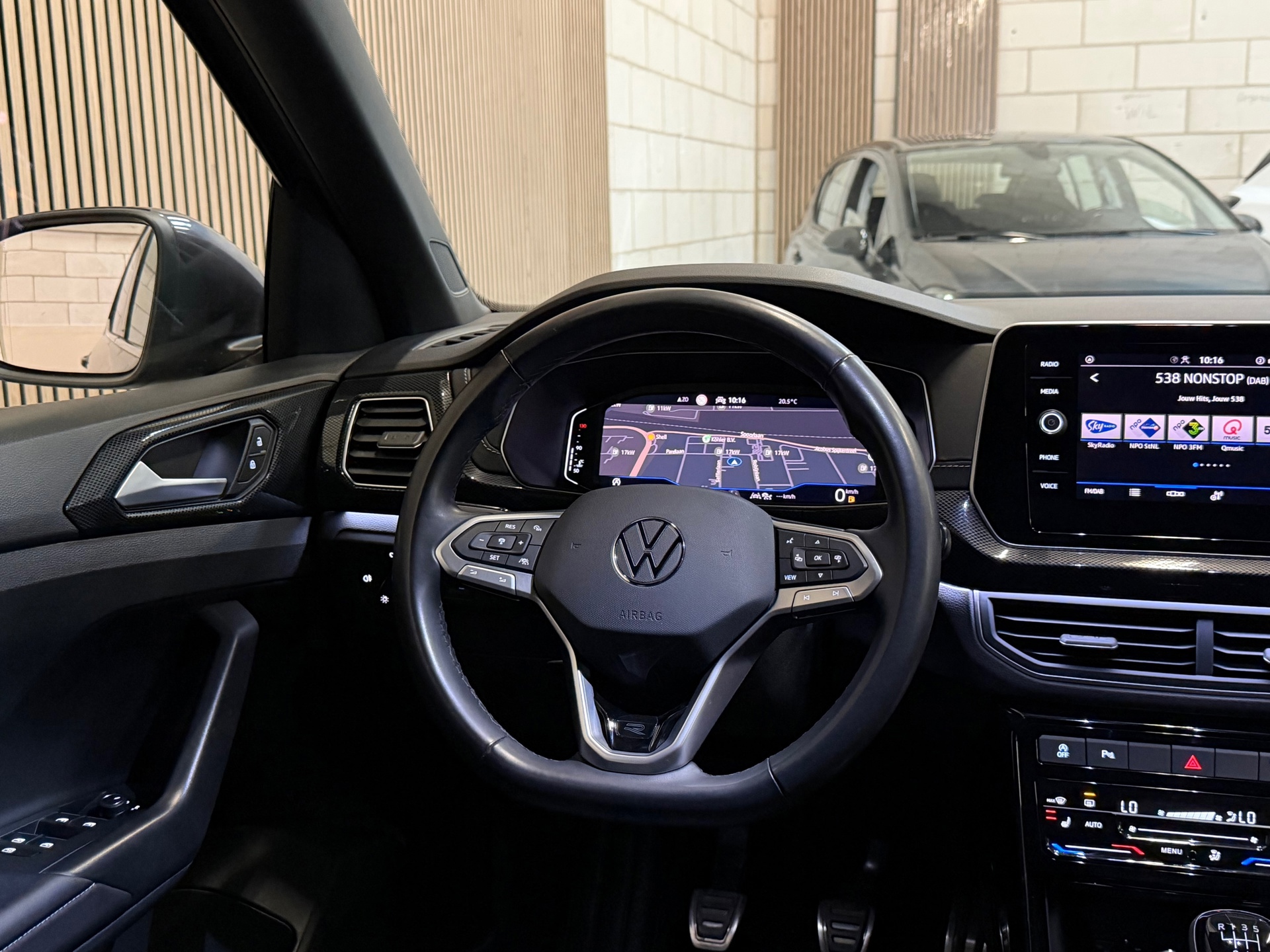 Volkswagen T-Cross 1.0 TSI R-Line (2024), foto 28