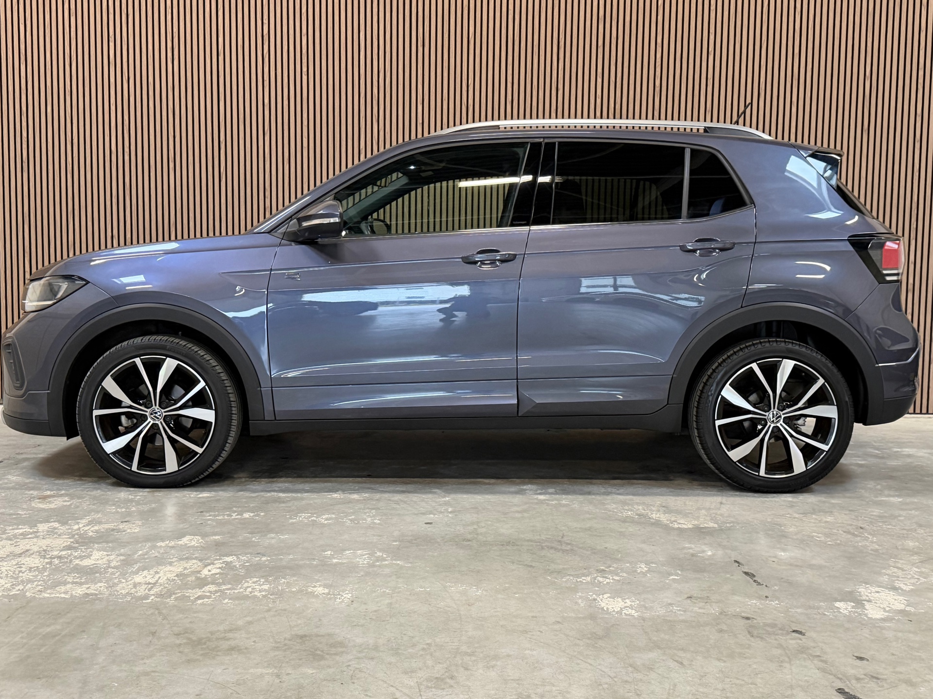 Volkswagen T-Cross 1.0 TSI R-Line (2024), foto 5