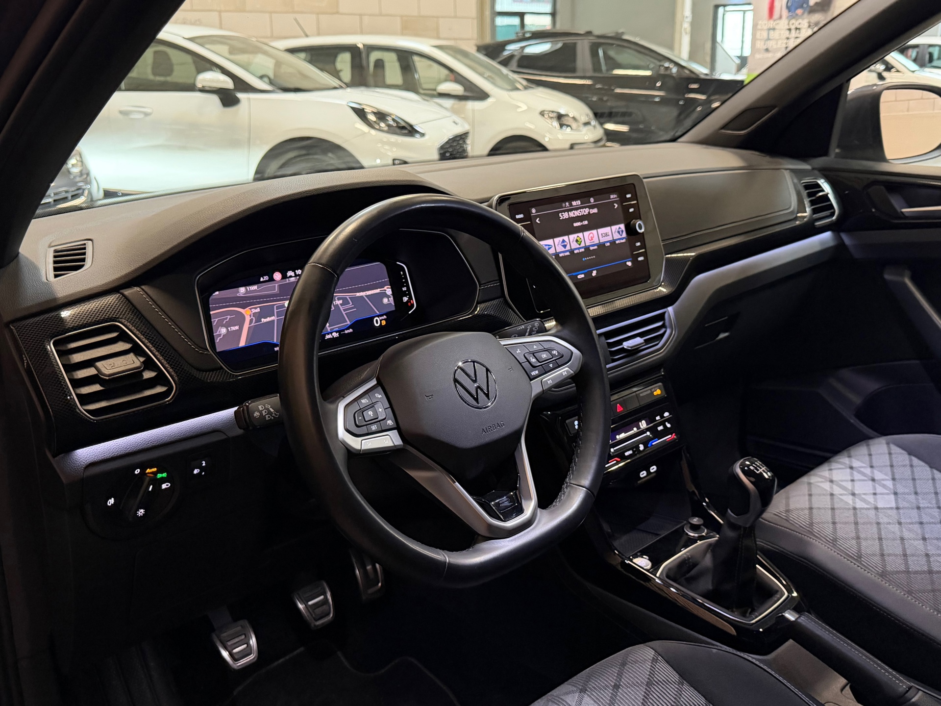 Volkswagen T-Cross 1.0 TSI R-Line (2024), foto 9