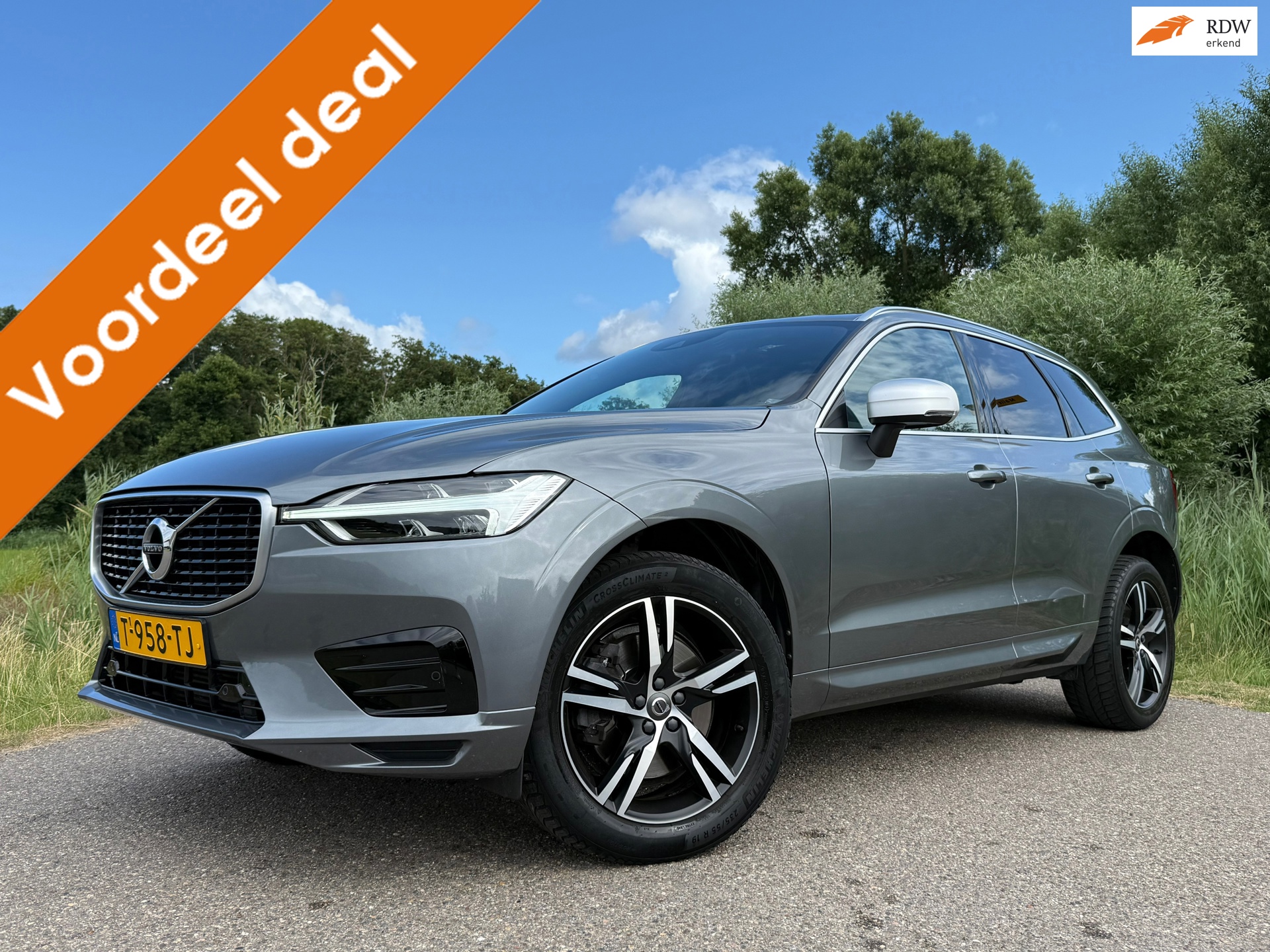 Volvo XC60 2.0 T4 R-Design (2019), foto 1