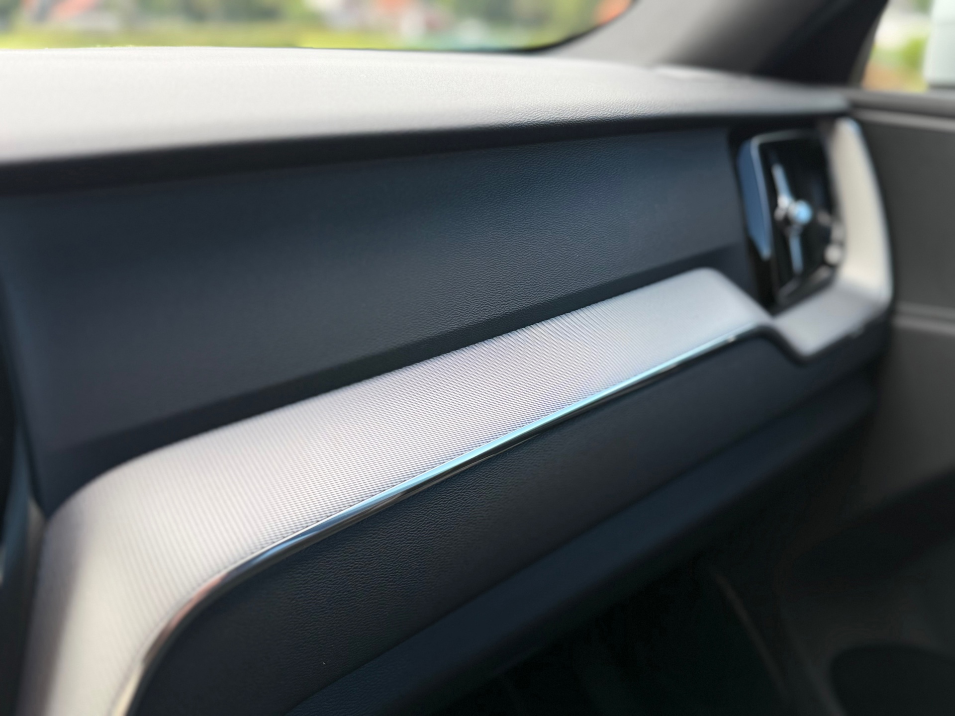 Volvo XC60 2.0 T4 R-Design (2019), foto 15