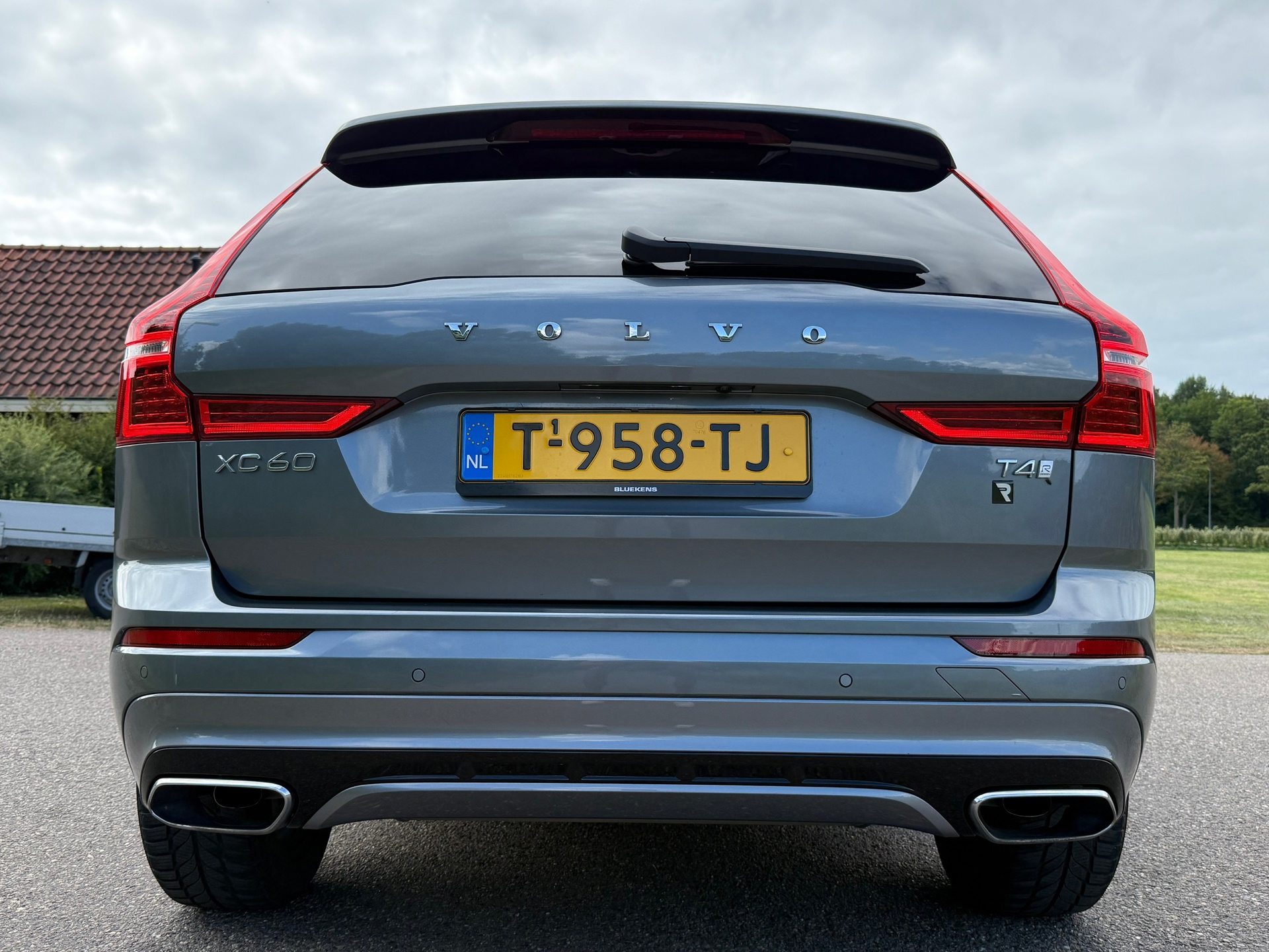 Volvo XC60 2.0 T4 R-Design (2019), foto 17