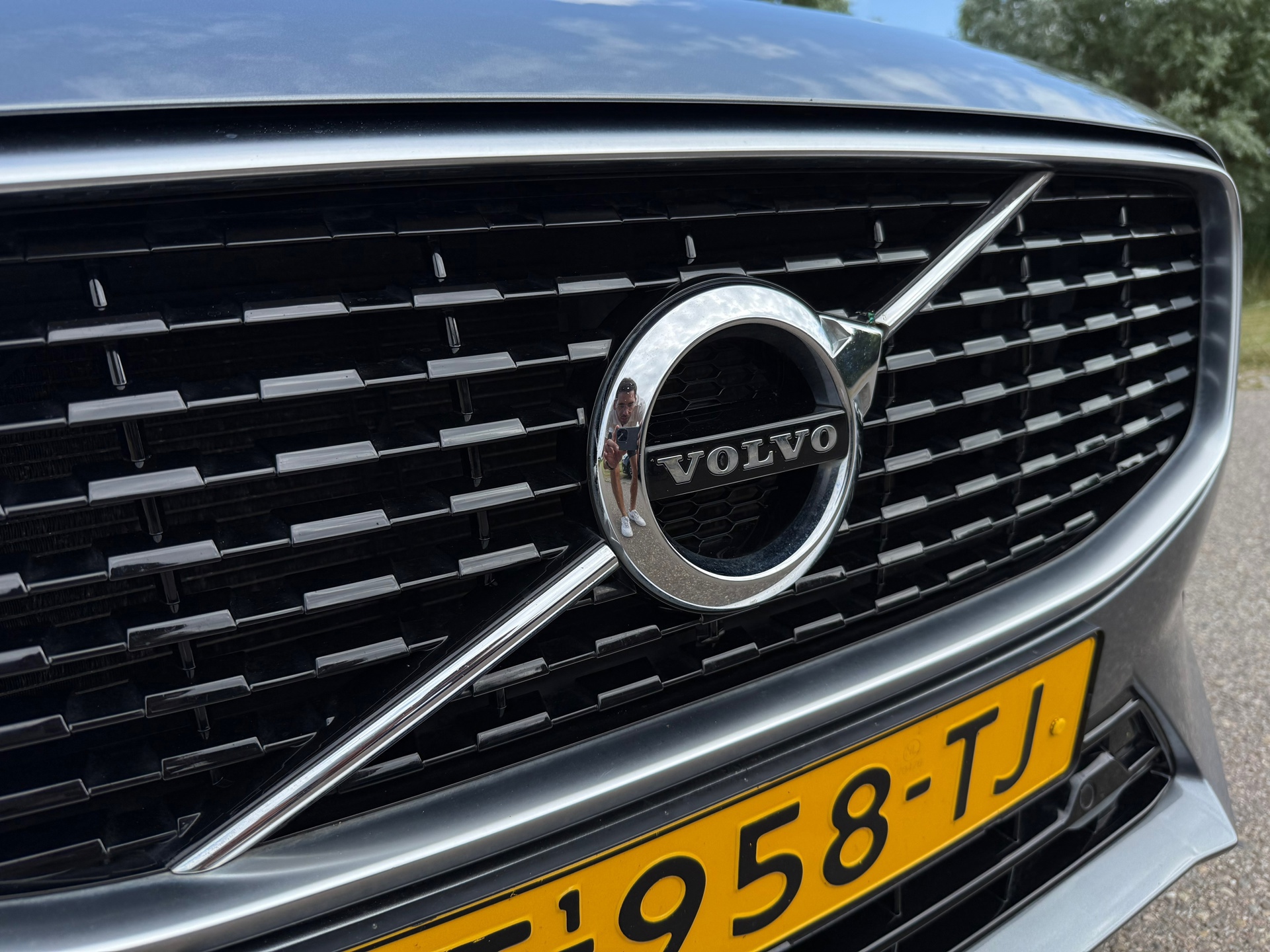 Volvo XC60 2.0 T4 R-Design (2019), foto 24