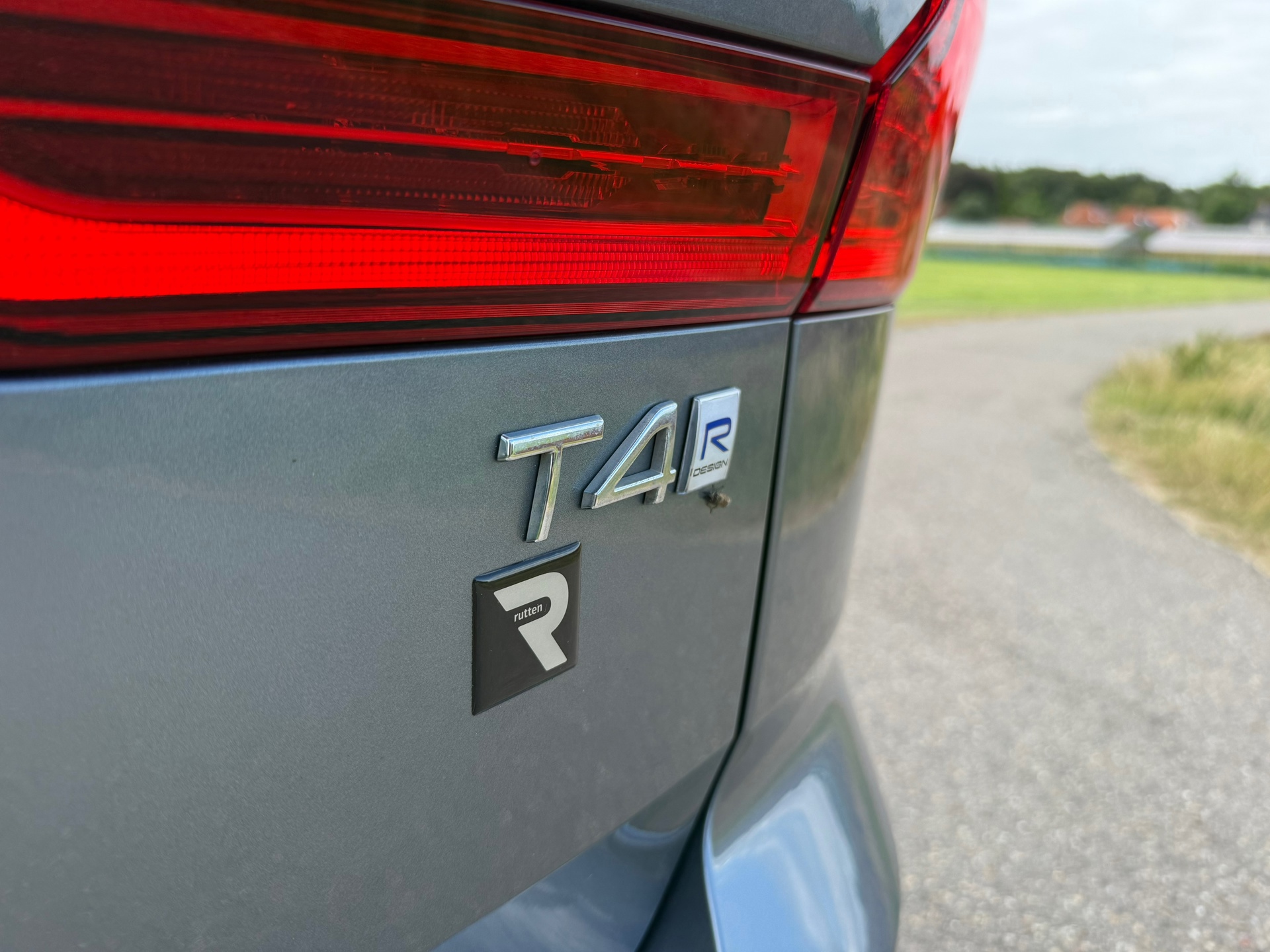 Volvo XC60 2.0 T4 R-Design (2019), foto 26