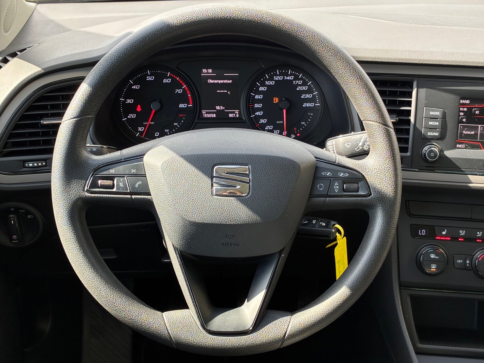 Seat Leon 1.2 TSI Enjoy (2016), foto 2