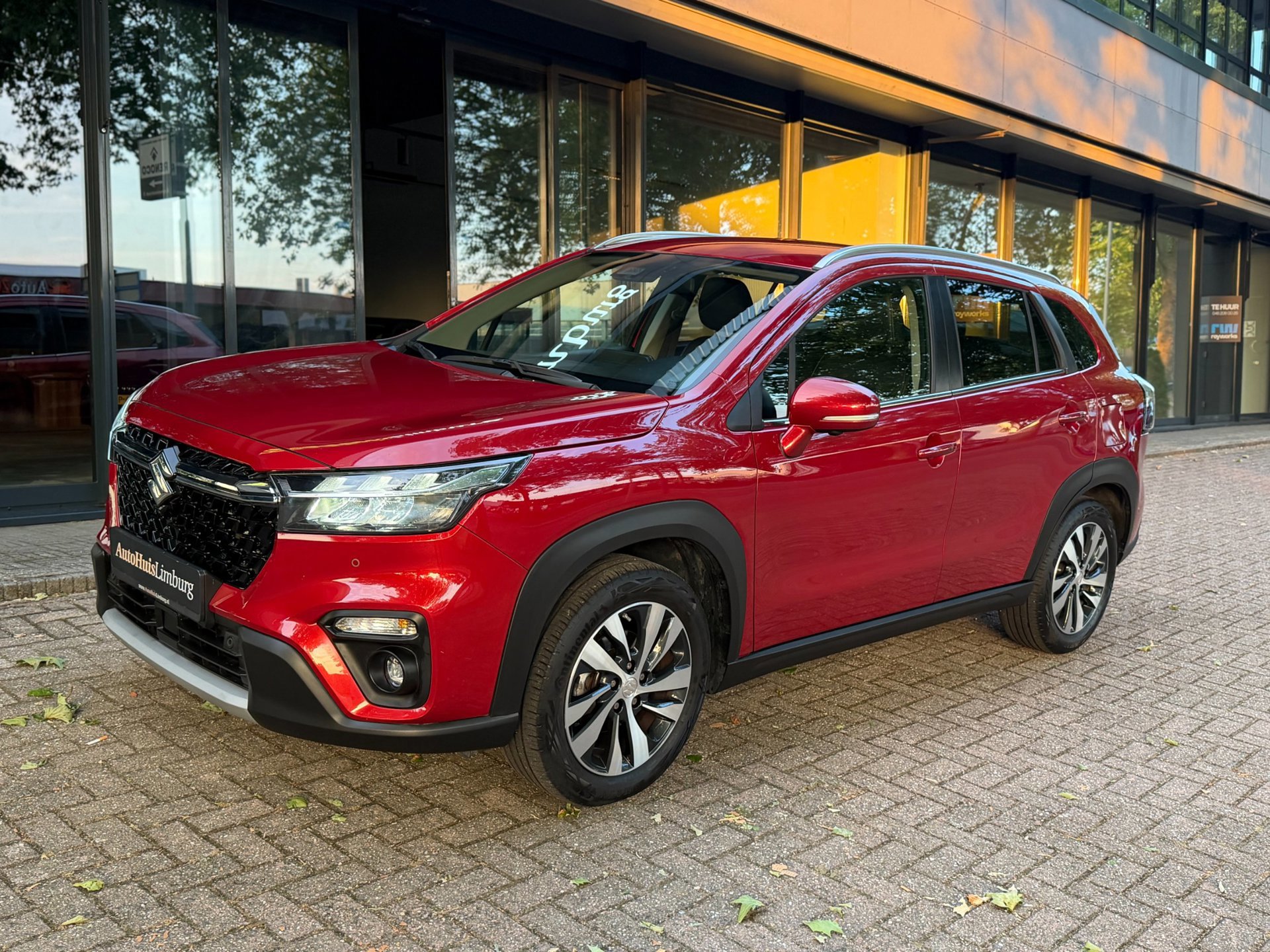 Suzuki S-Cross 1.5 Hybrid Style (2023), foto 2