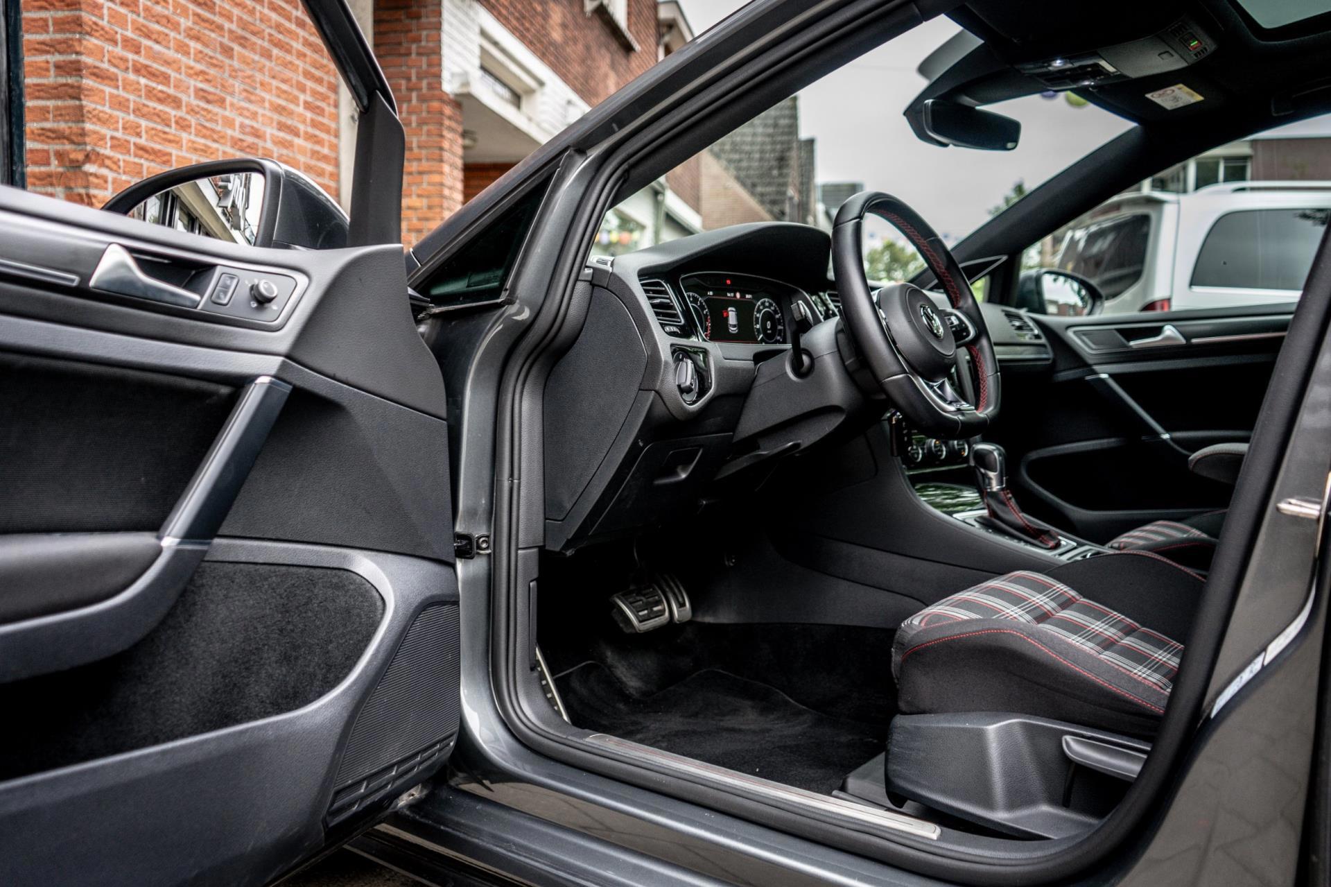 Volkswagen Golf 2.0 TSI GTI Performance (2019), foto 18