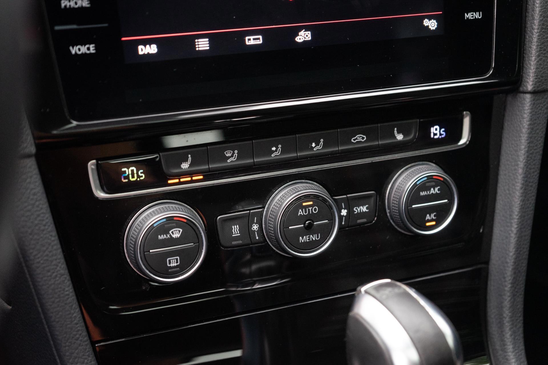 Volkswagen Golf 2.0 TSI GTI Performance (2019), foto 28