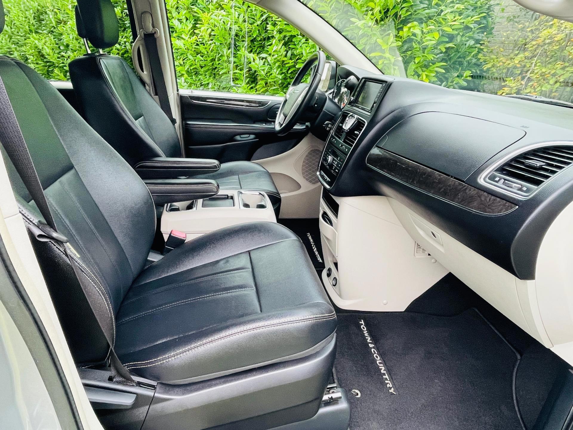 Chrysler Grand Voyager 3.6 V6 (2016), foto 12
