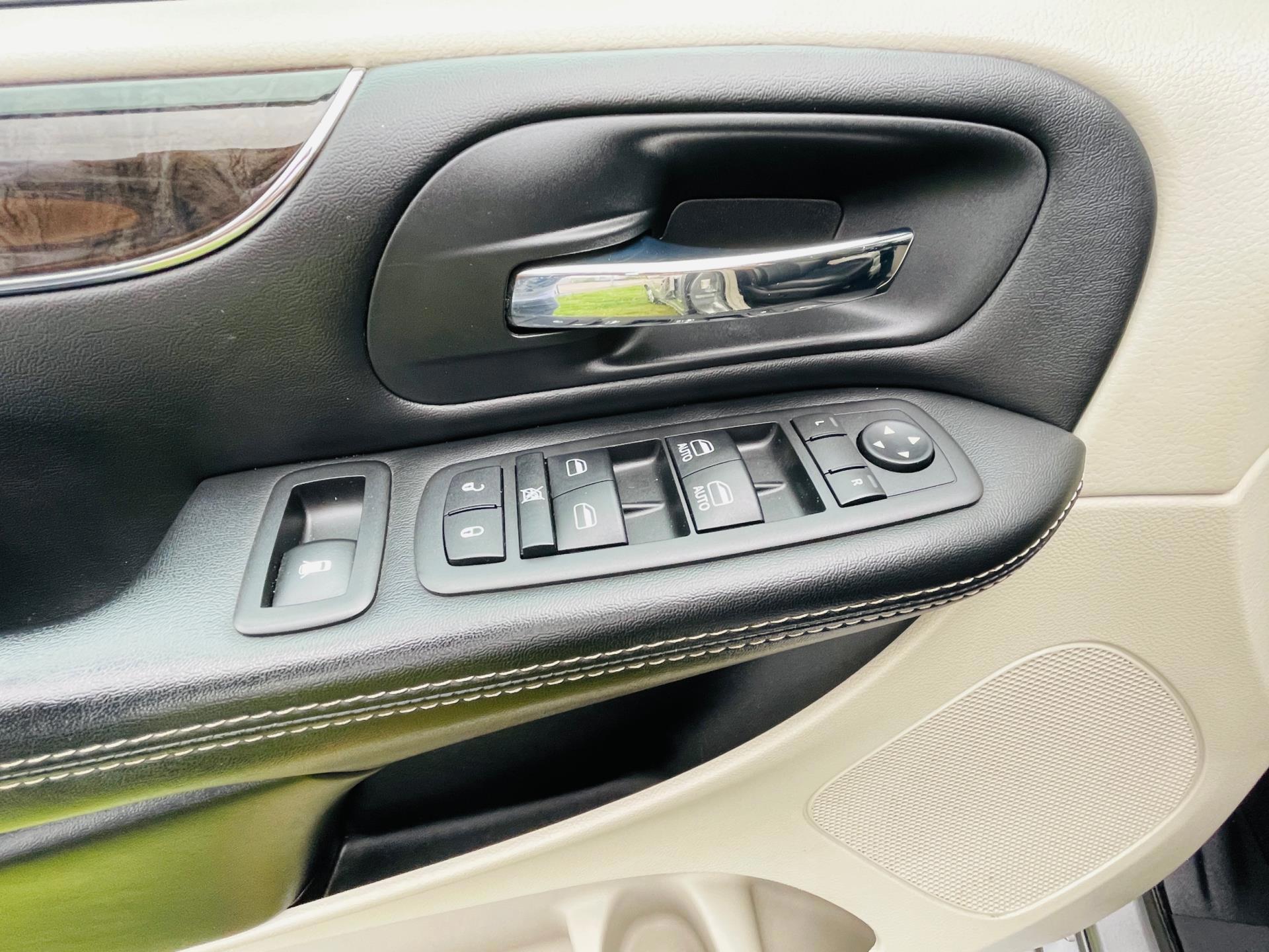 Chrysler Grand Voyager 3.6 V6 (2016), foto 17
