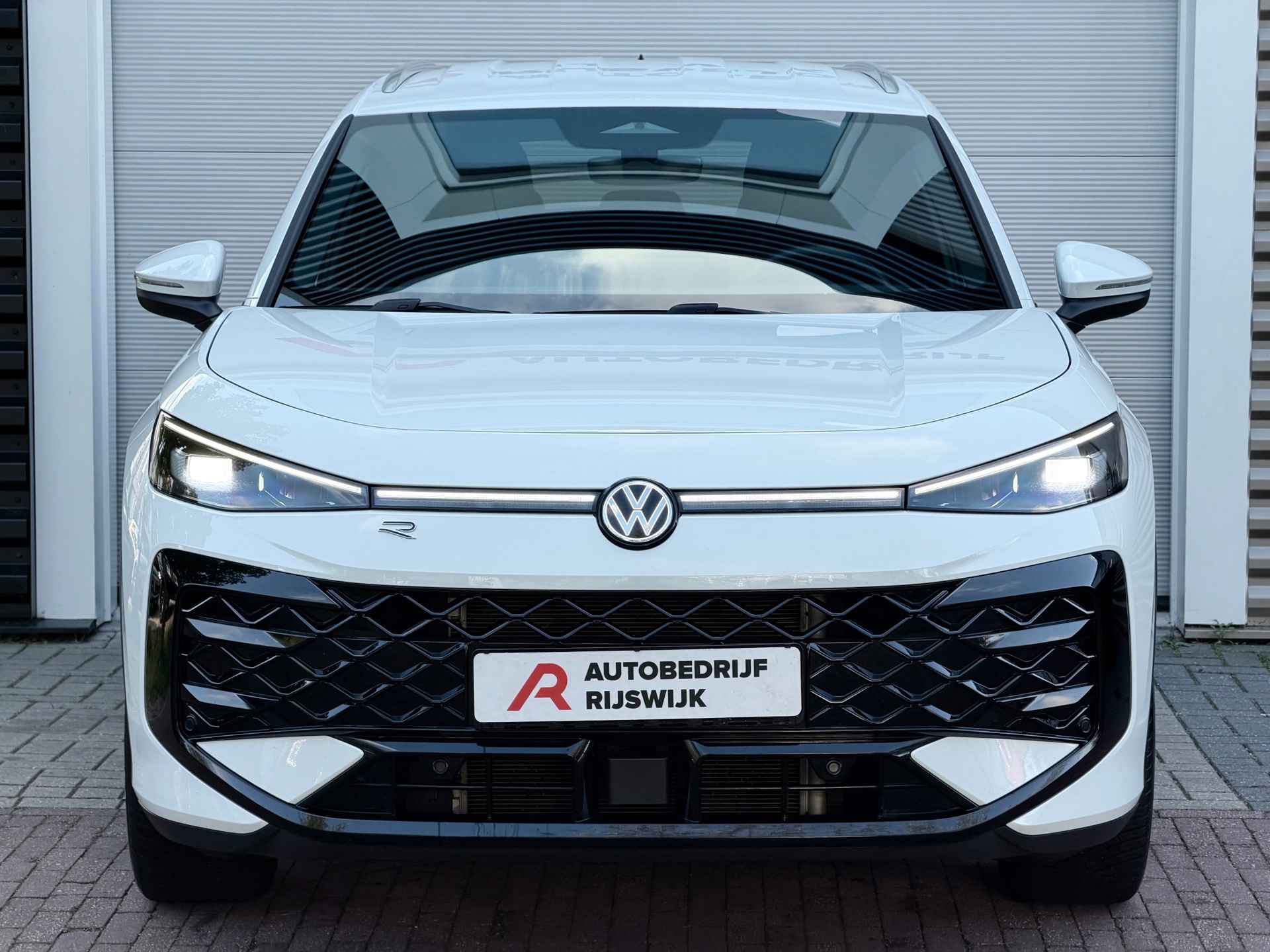 Volkswagen T-Roc 1.5 eTSI R-Line Matrix (2026), foto 8