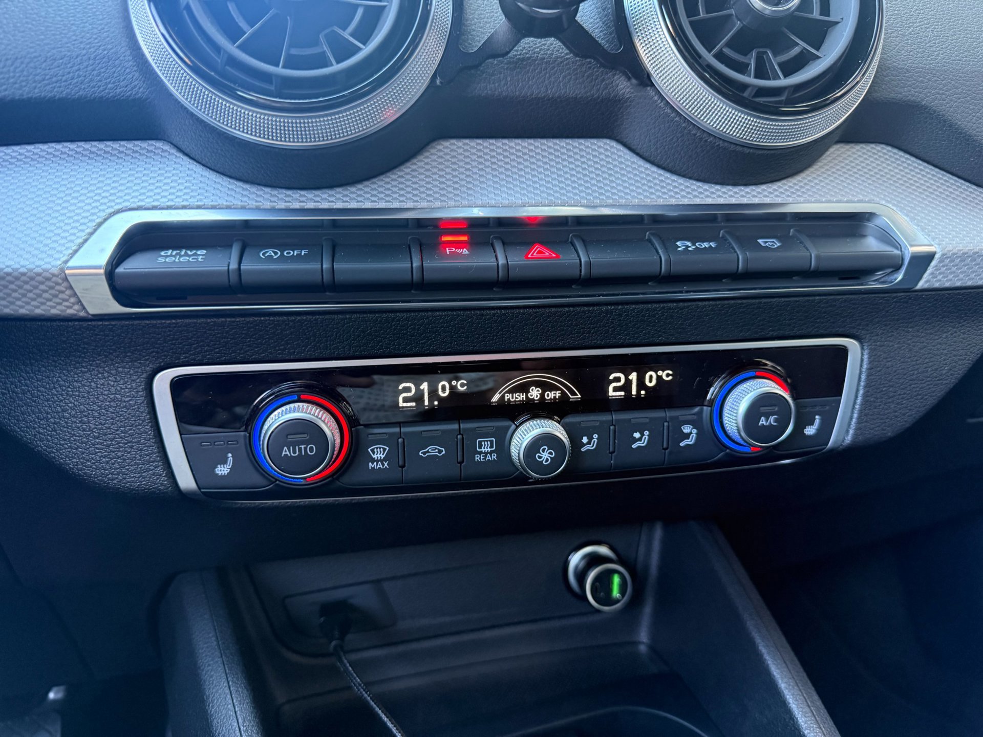 Audi Q2 35 TFSI AUT 2021 S-Line (2021), foto 16