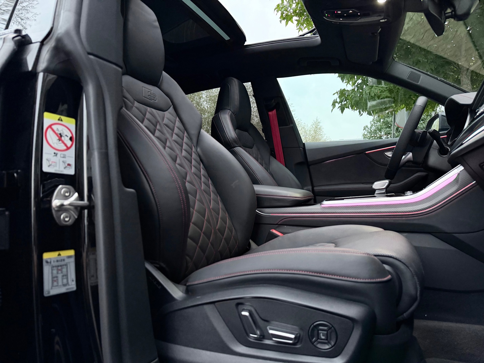 Audi Q8 55 TFSI e quattro Pro Line S Competition (2026), foto 23