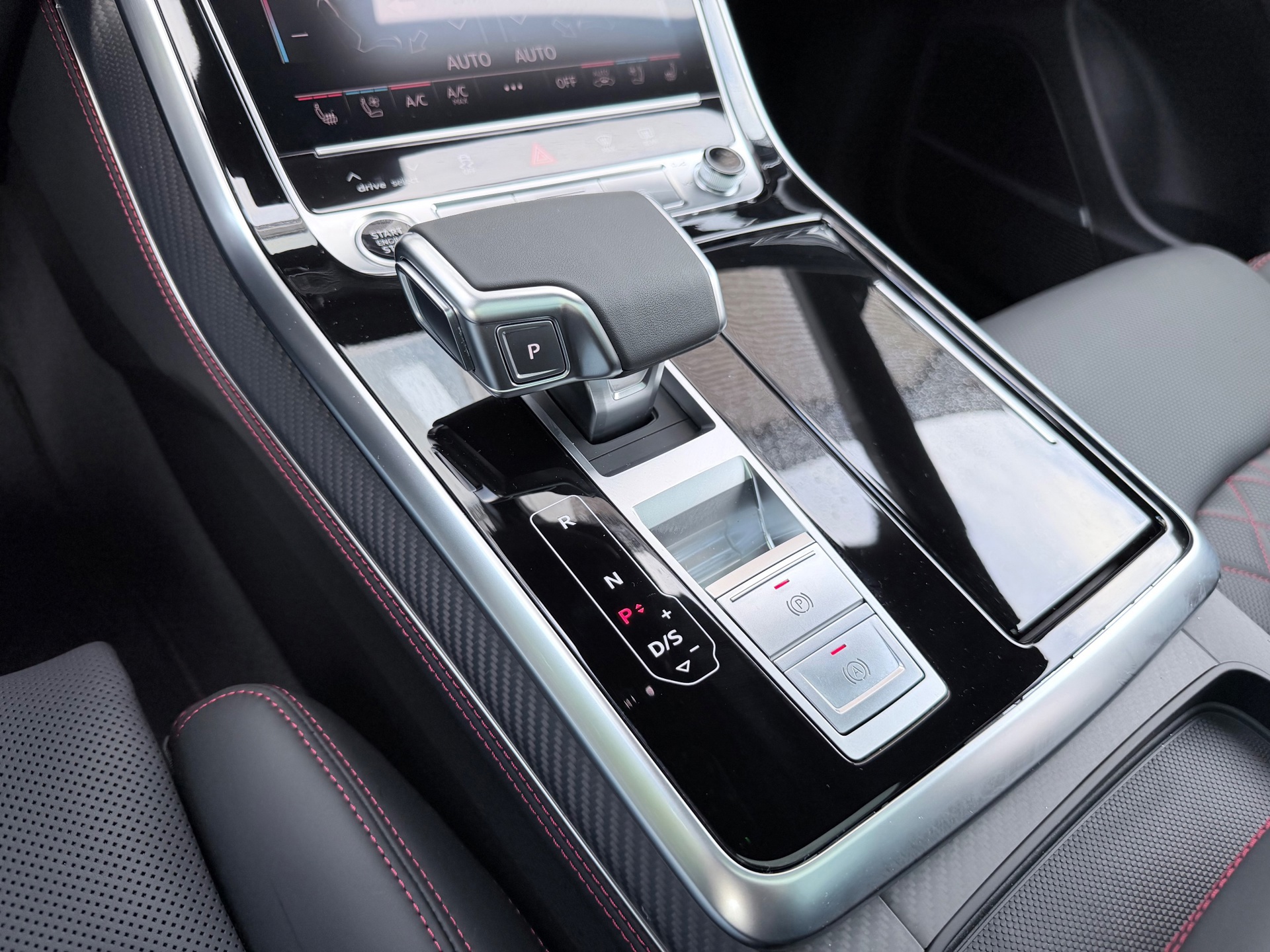 Audi Q8 55 TFSI e quattro Pro Line S Competition (2026), foto 27