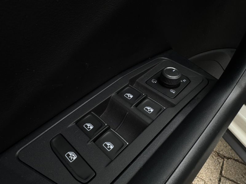 Volkswagen T-Roc 1.0 TSI Style IQ-Light (2023), foto 11