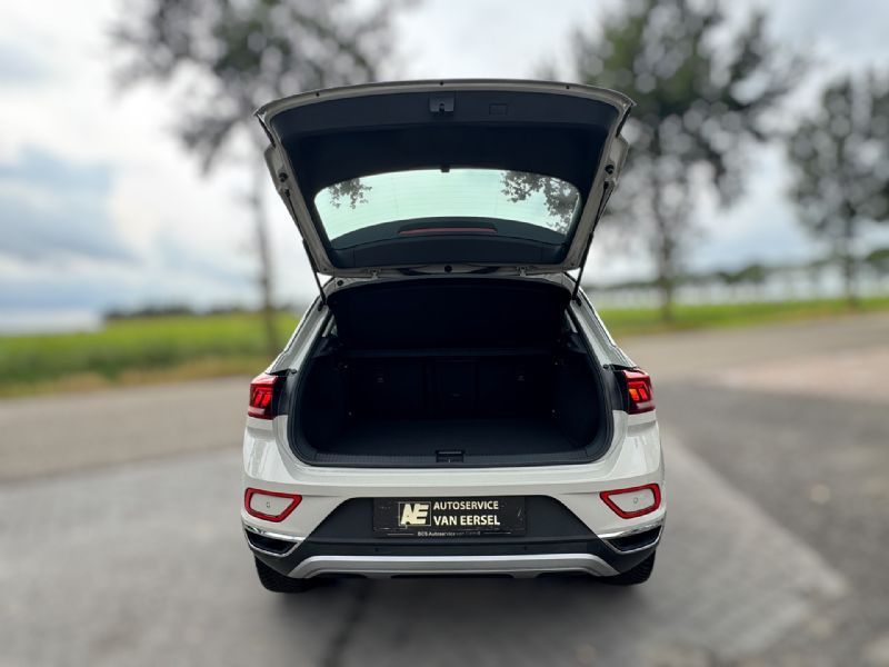 Volkswagen T-Roc 1.0 TSI Style IQ-Light (2023), foto 39