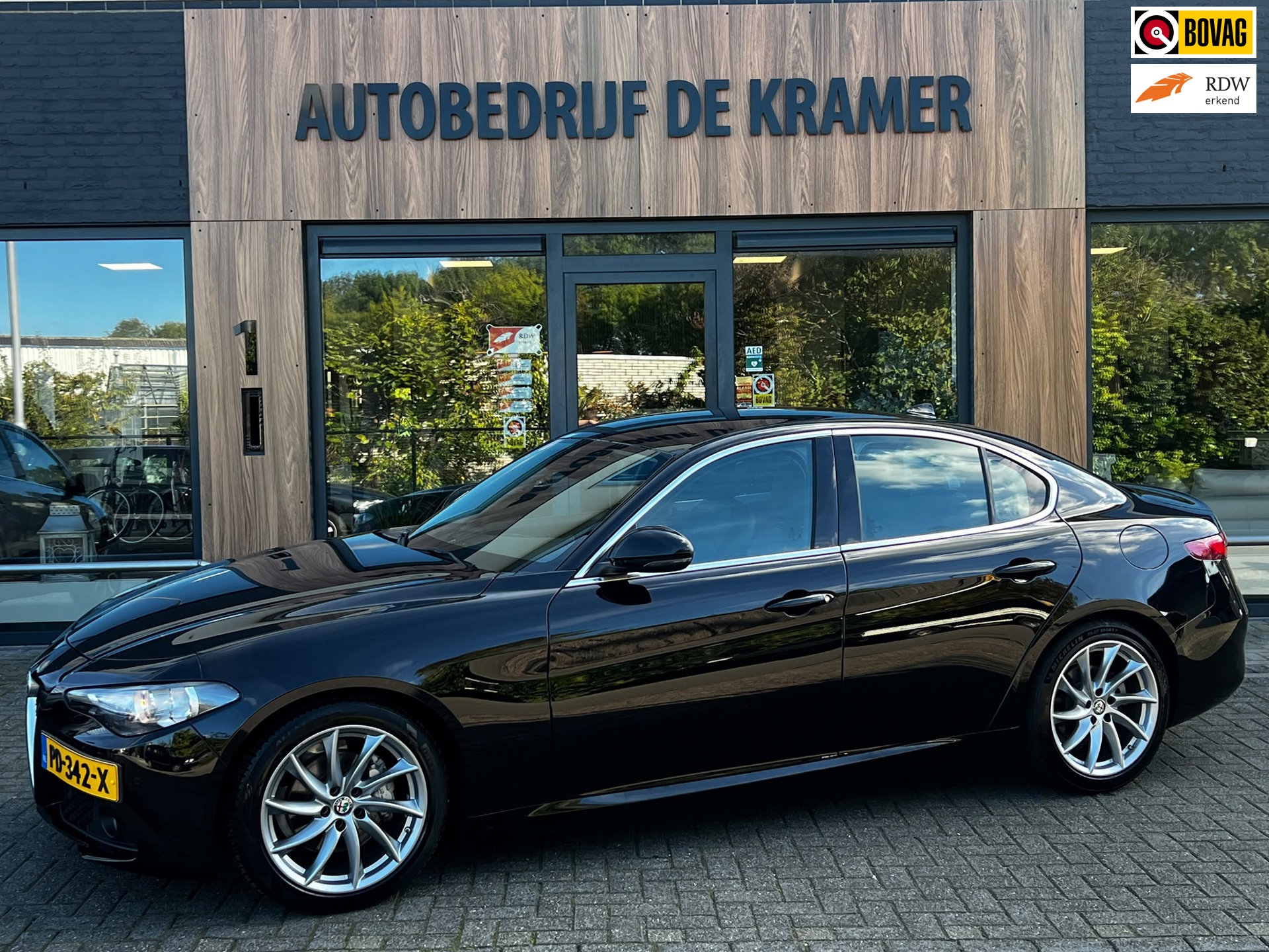 Alfa Romeo Giulia 2.0T (2017), foto 1