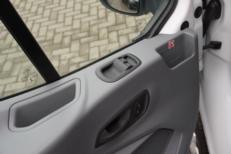Ford Transit 350 2.0 TDCI L2H2 (2019), foto 13