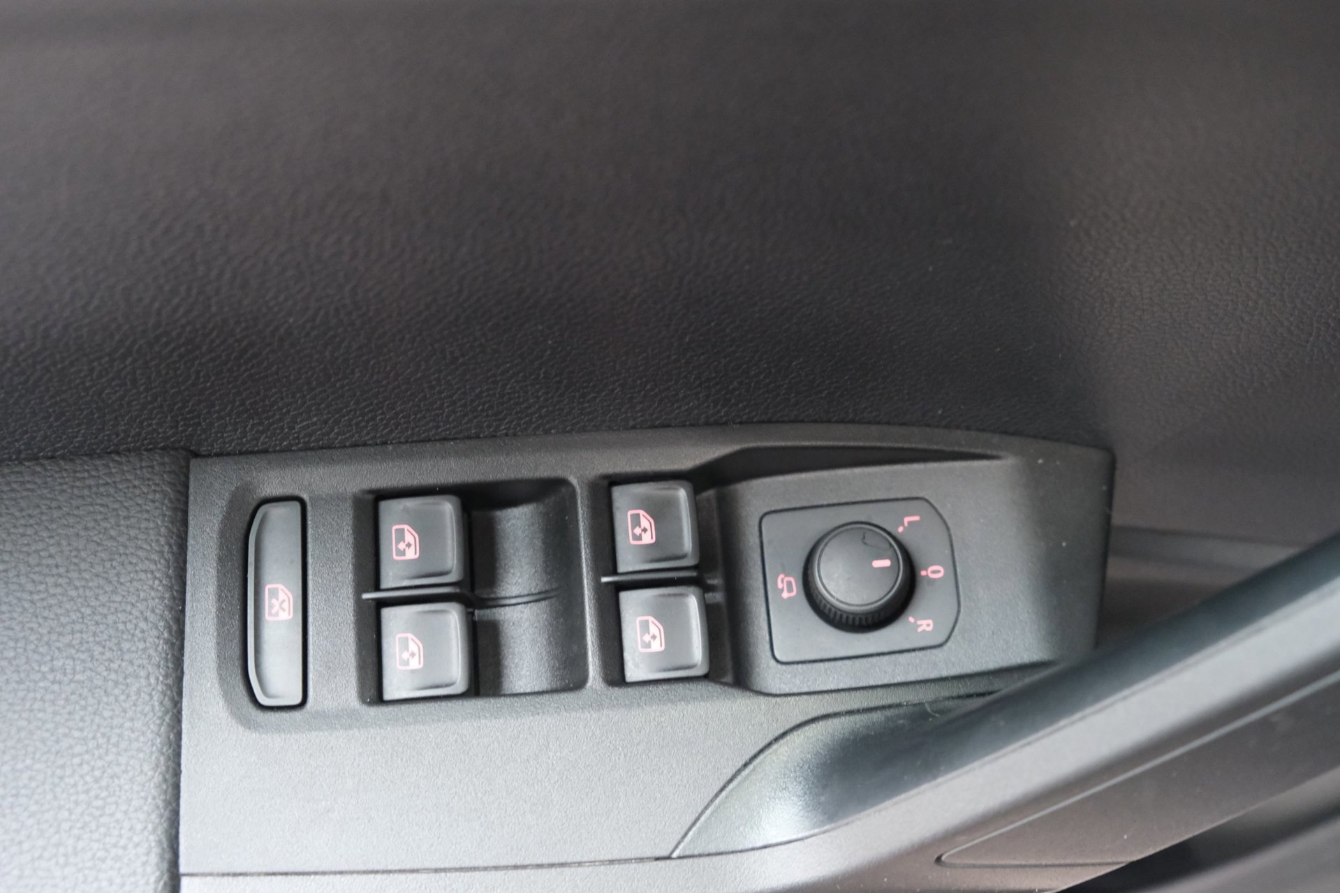 Seat Arona 1.0 TSI Style Business Intense (2021), foto 12