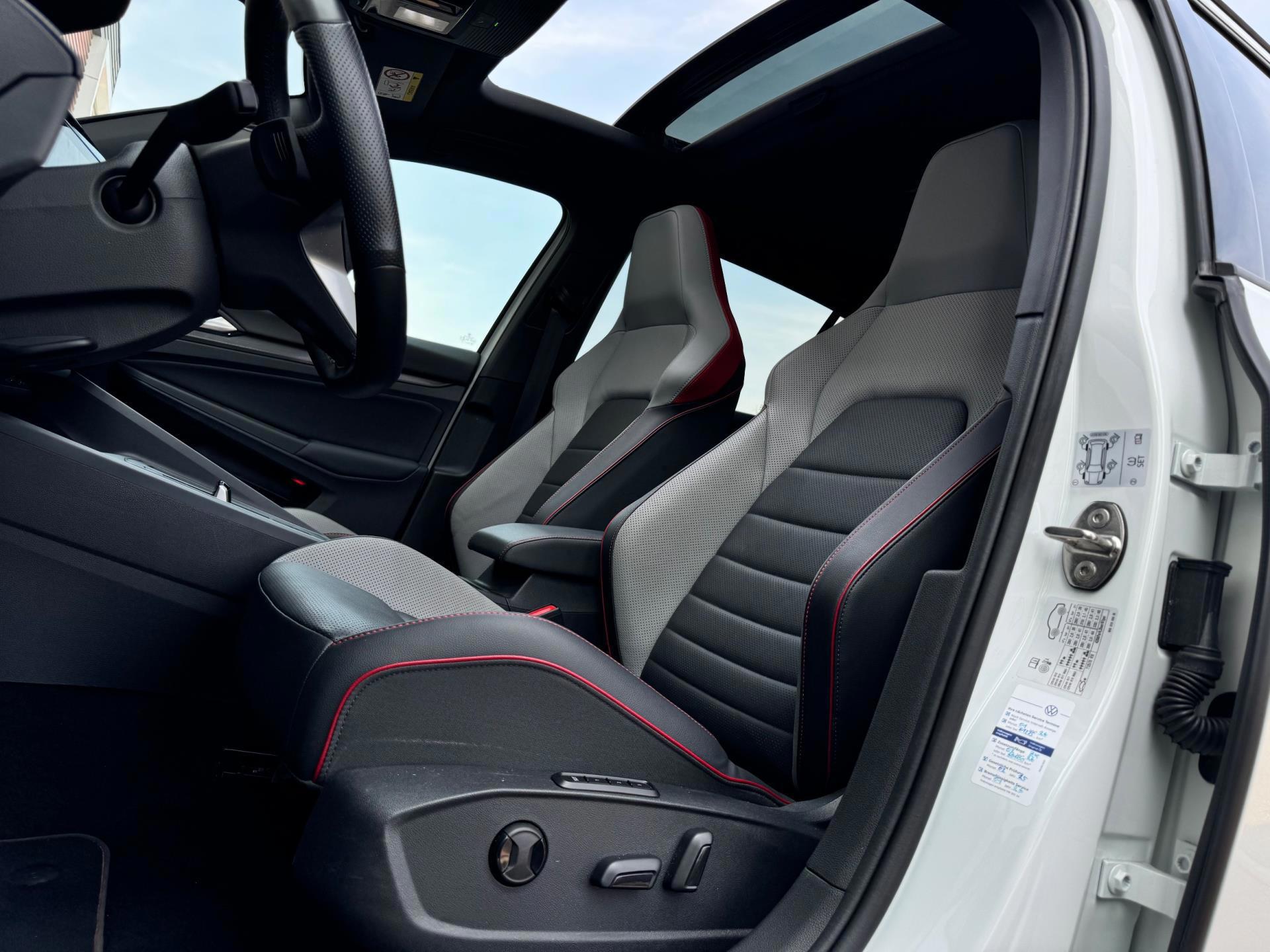 Volkswagen Golf 2.0 TSI GTI (2022), foto 11