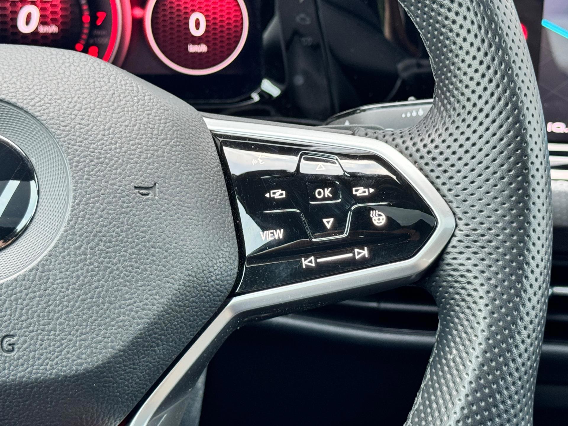 Volkswagen Golf 2.0 TSI GTI (2022), foto 16