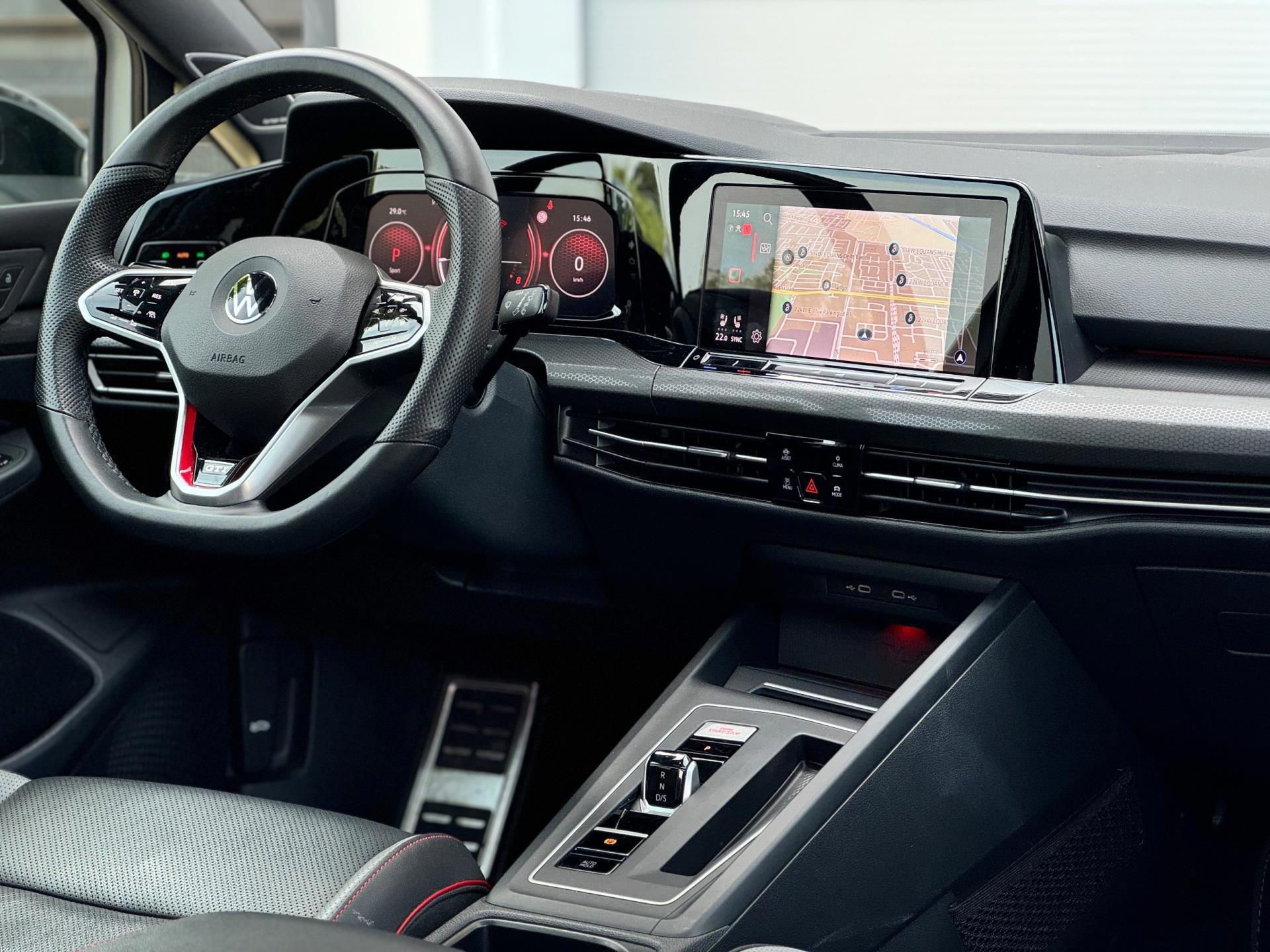 Volkswagen Golf 2.0 TSI GTI (2022), foto 17