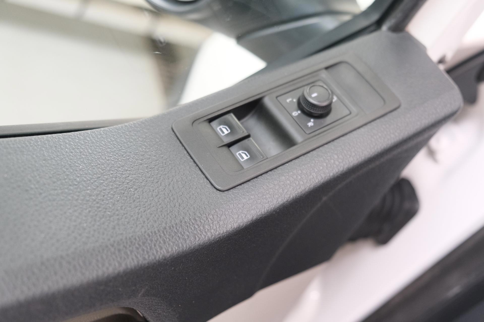 Volkswagen Transporter 2.0 TDI L2H1 DC Comfortline (2018), foto 9