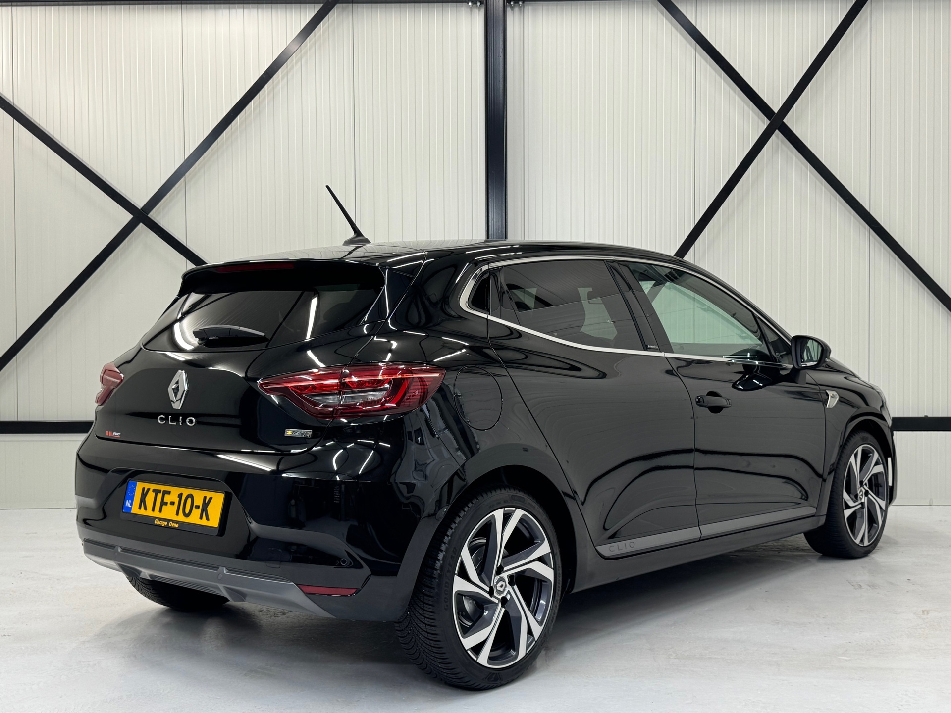 Renault Clio 1.6 E-Tech Hybrid 140 R.S. Line (2021), foto 2