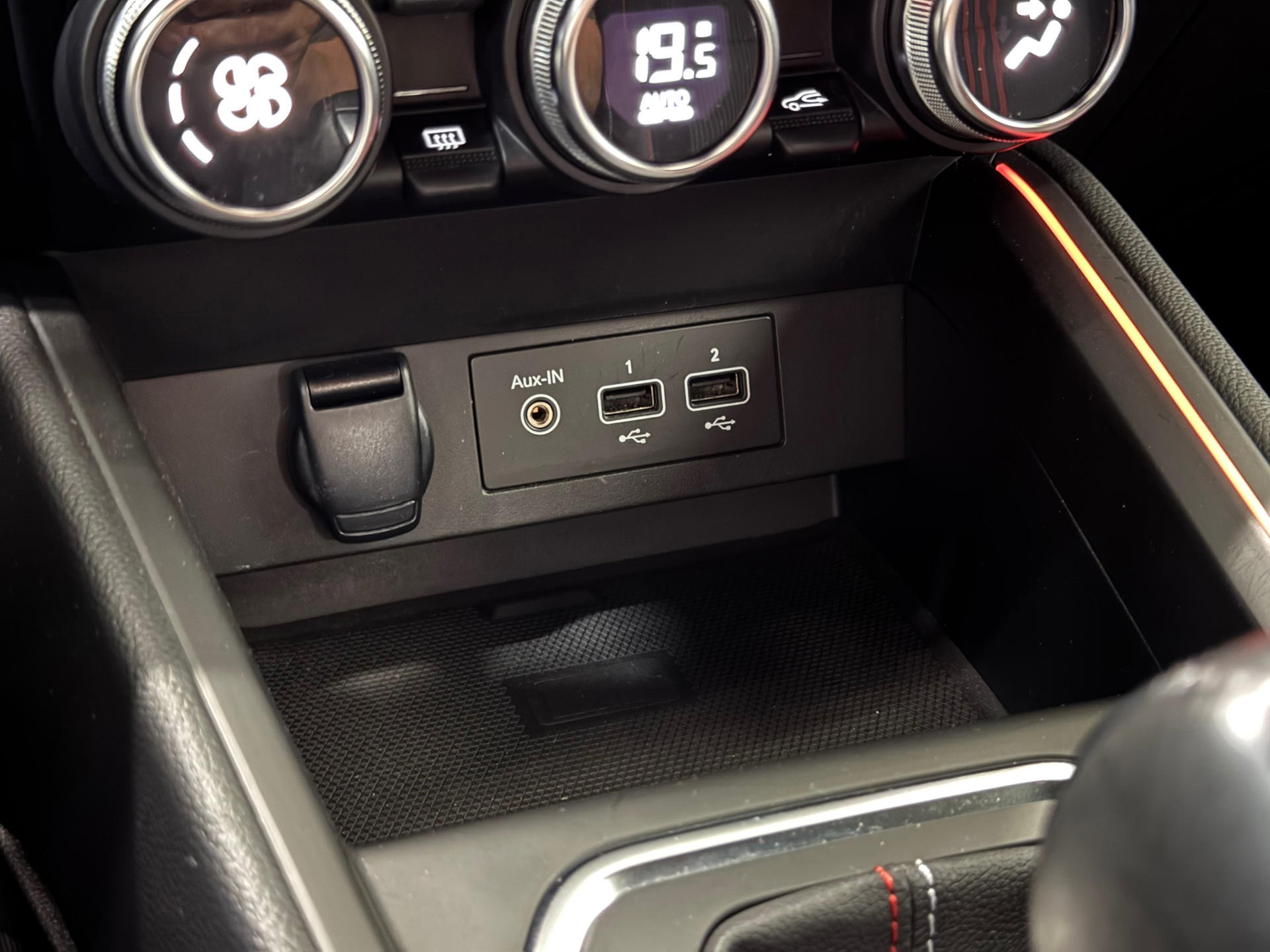 Renault Clio 1.6 E-Tech Hybrid 140 R.S. Line (2021), foto 20