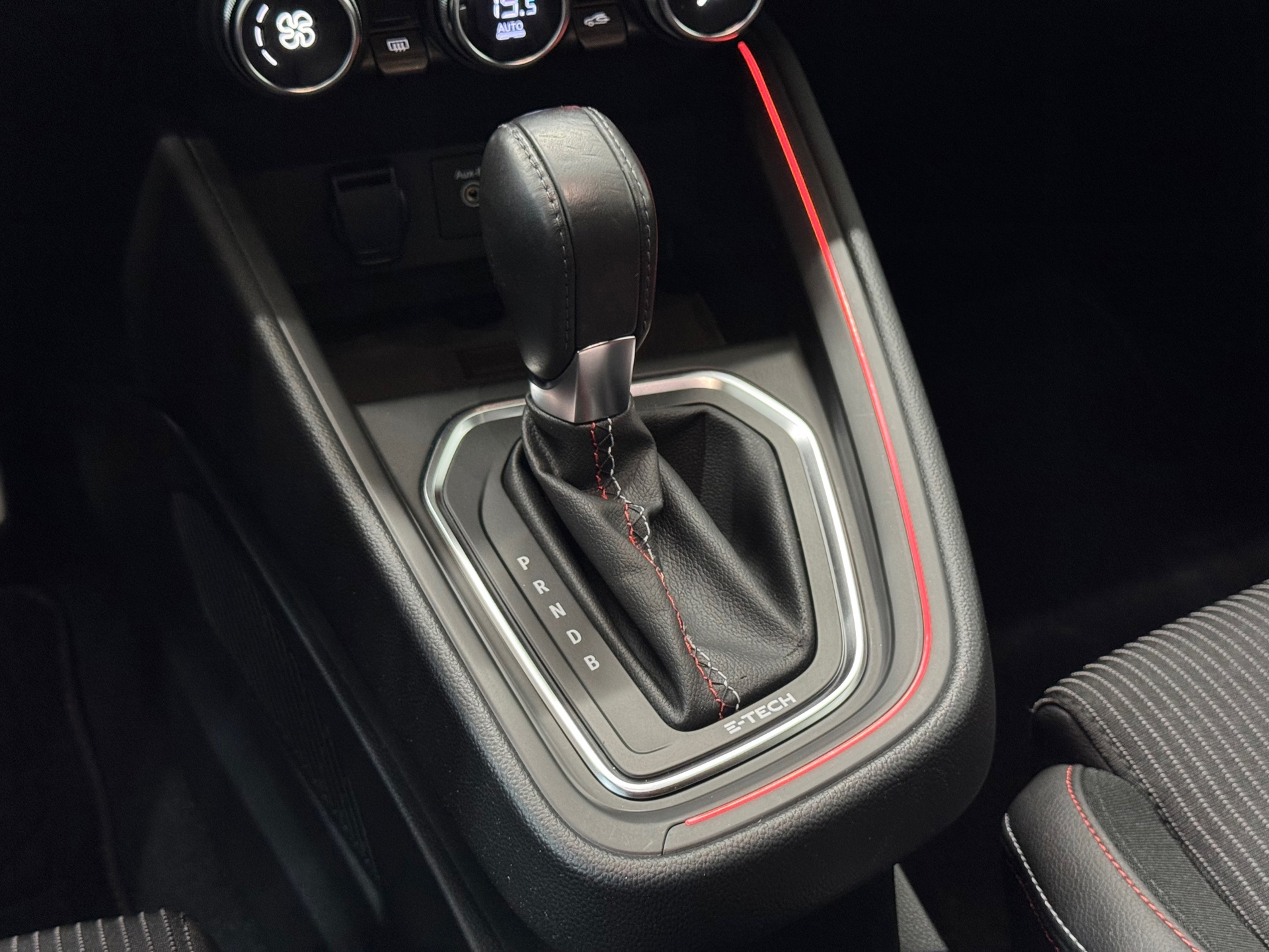 Renault Clio 1.6 E-Tech Hybrid 140 R.S. Line (2021), foto 21