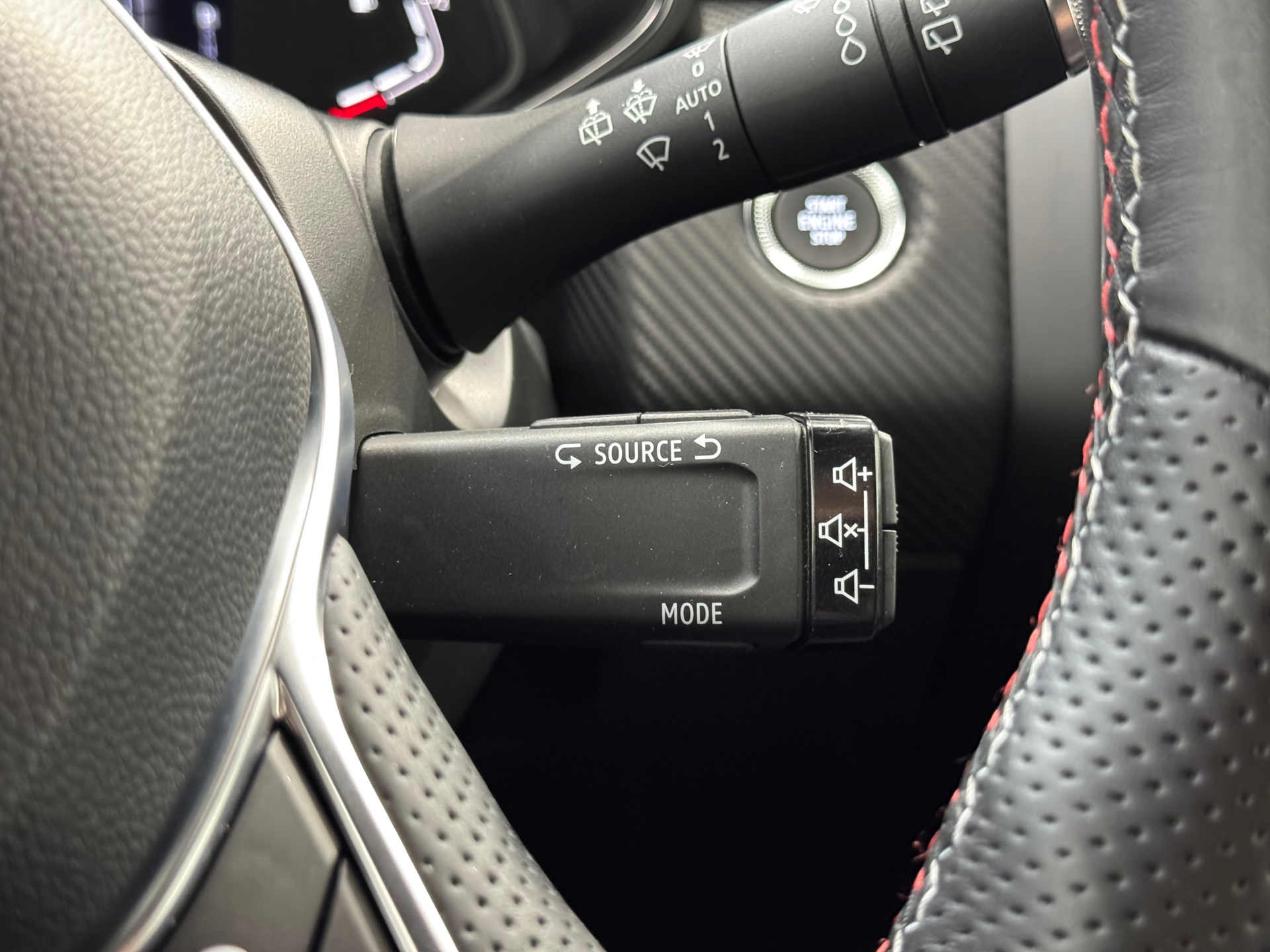 Renault Clio 1.6 E-Tech Hybrid 140 R.S. Line (2021), foto 24