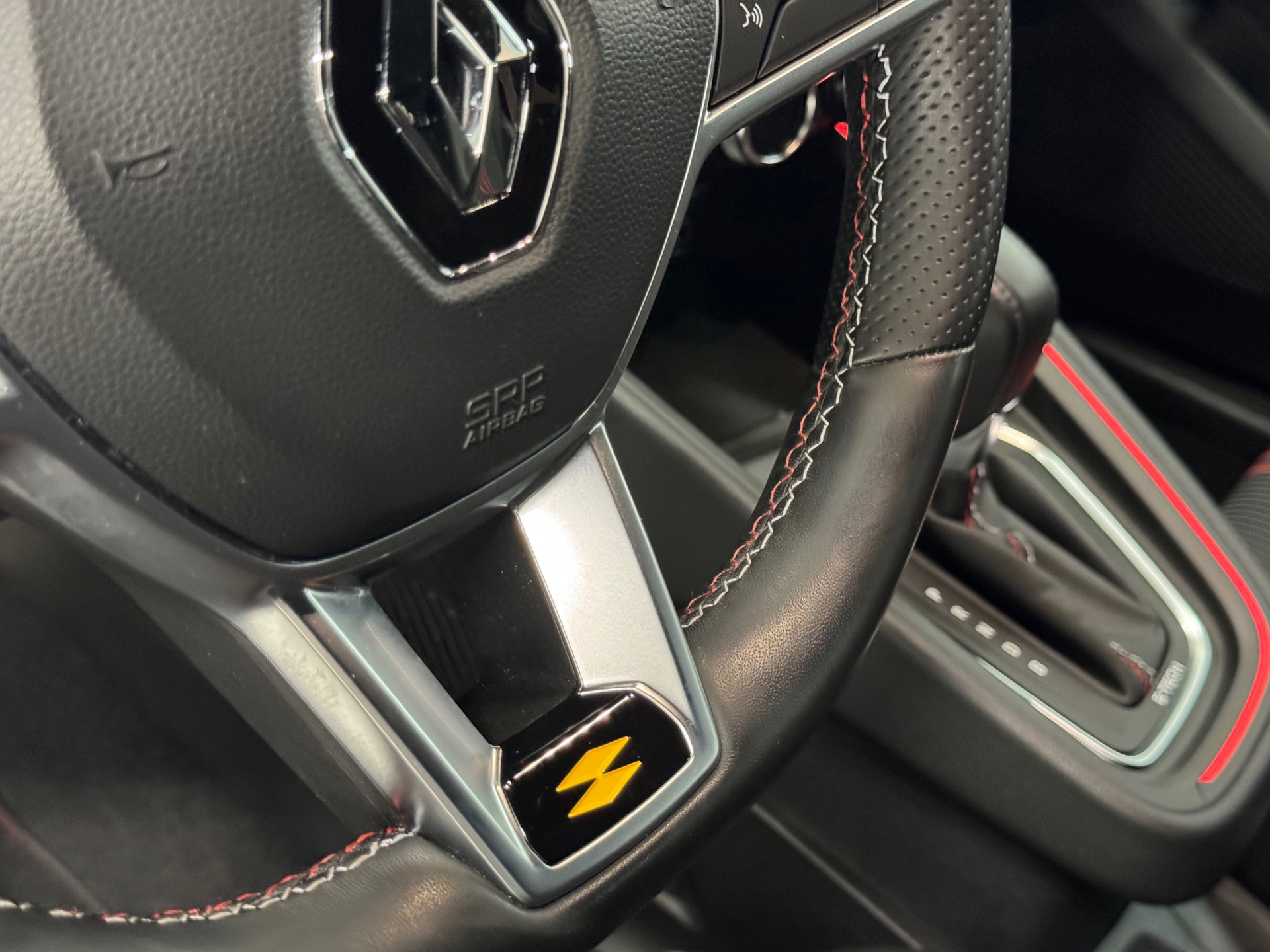 Renault Clio 1.6 E-Tech Hybrid 140 R.S. Line (2021), foto 27