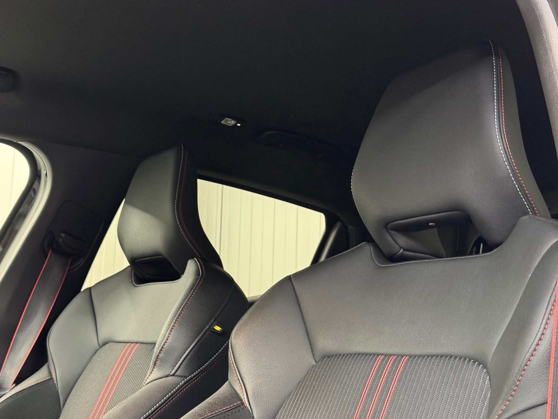 Renault Clio 1.6 E-Tech Hybrid 140 R.S. Line (2021), foto 29
