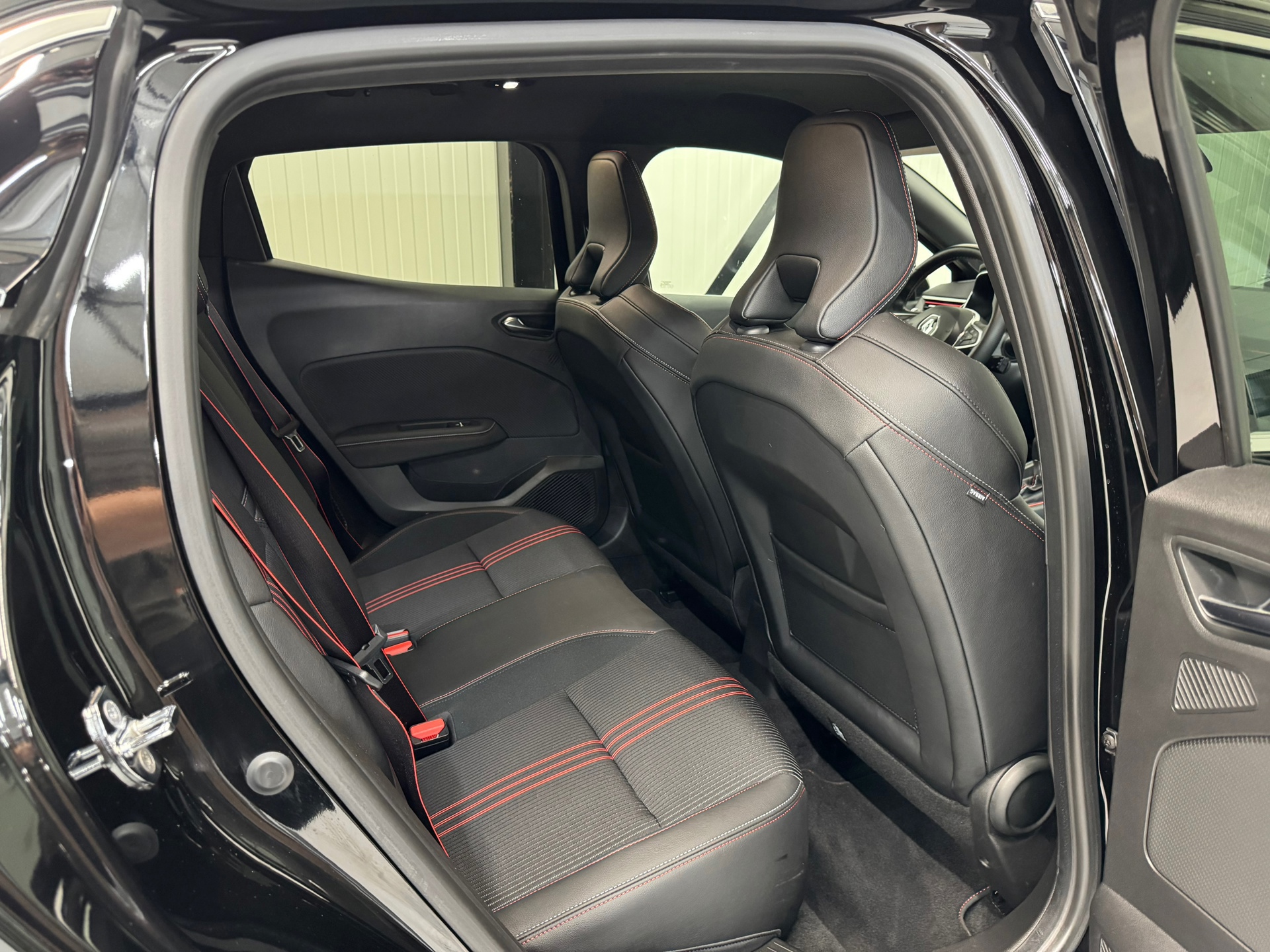 Renault Clio 1.6 E-Tech Hybrid 140 R.S. Line (2021), foto 33