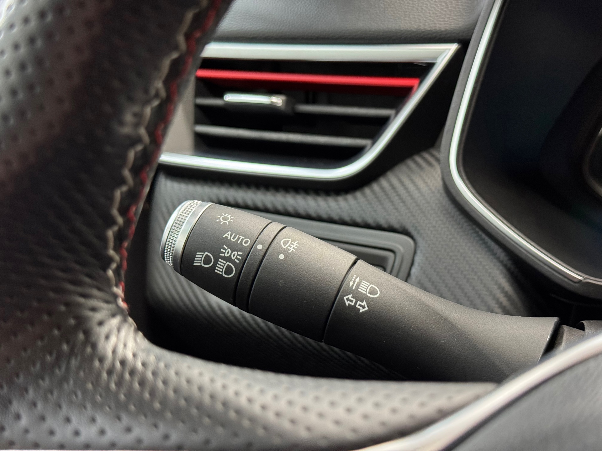Renault Clio 1.6 E-Tech Hybrid 140 R.S. Line (2021), foto 34