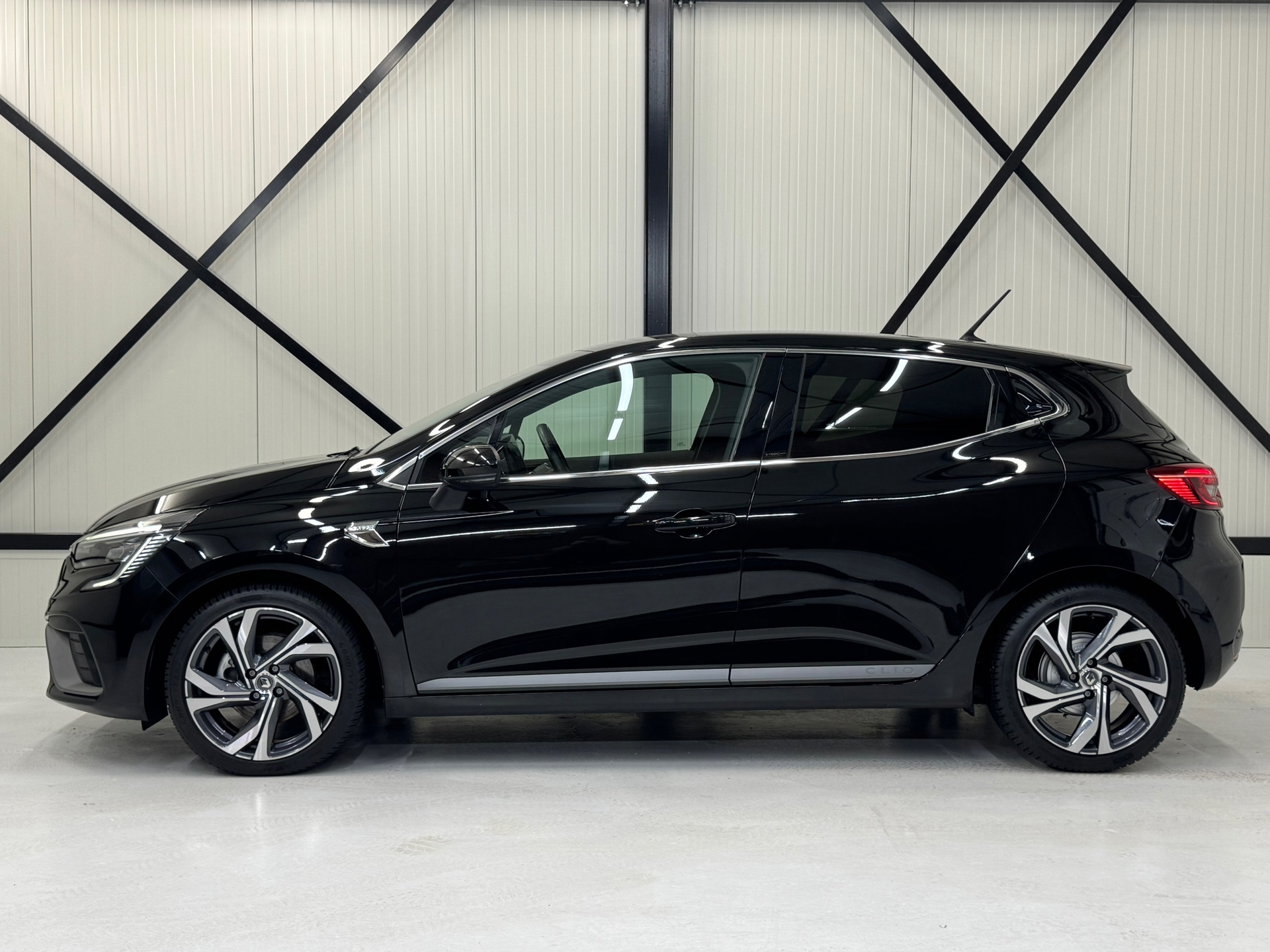 Renault Clio 1.6 E-Tech Hybrid 140 R.S. Line (2021), foto 8