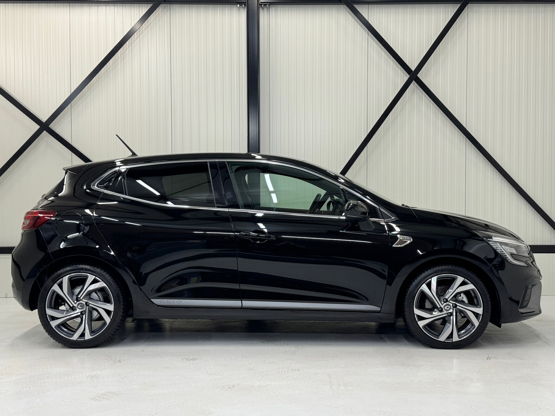 Renault Clio 1.6 E-Tech Hybrid 140 R.S. Line (2021), foto 9