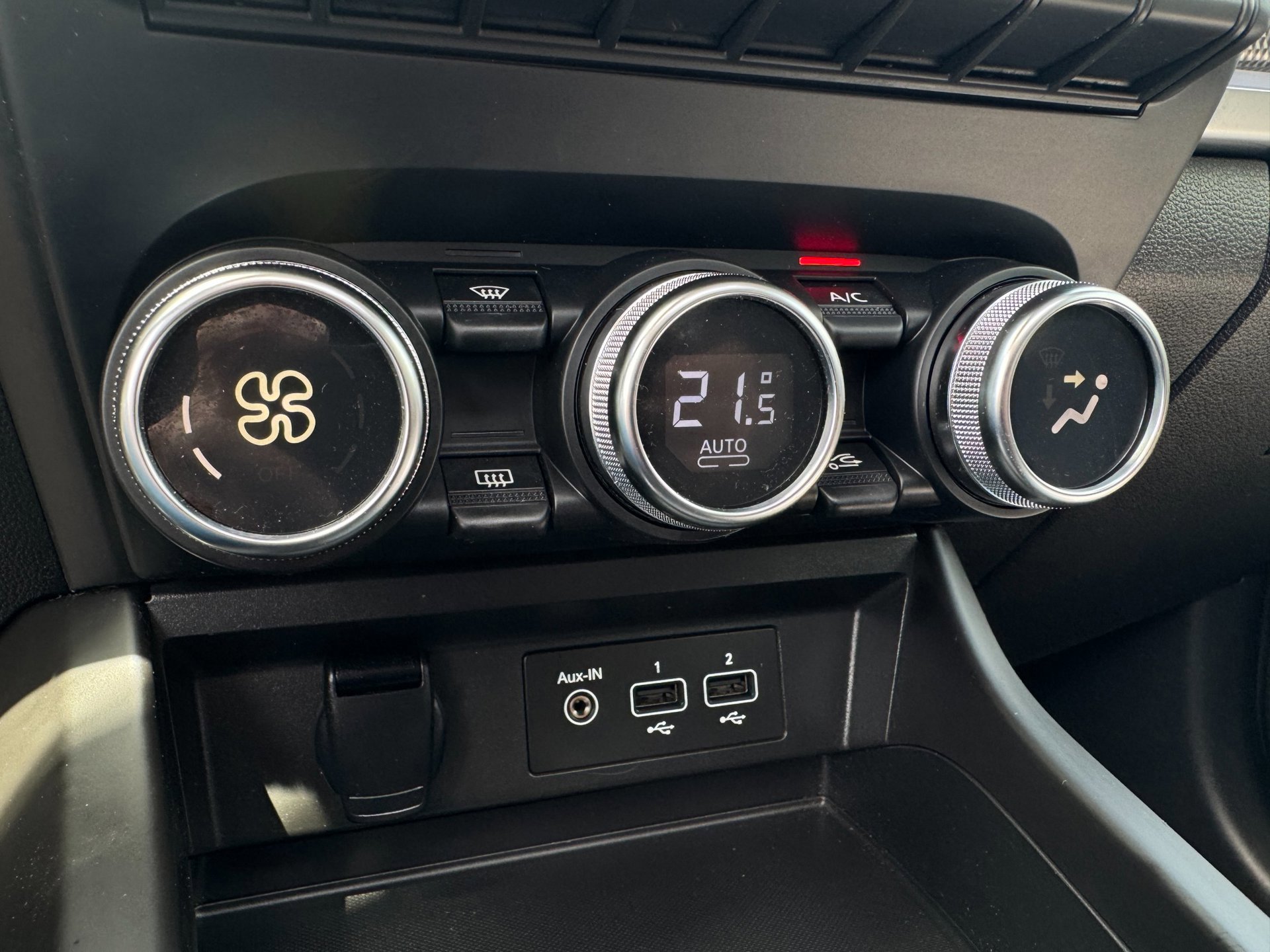 Renault Arkana 1.6 E-Tech Hybrid 145 Intens (2022), foto 35