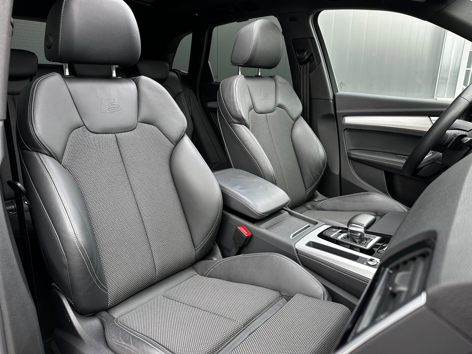 Audi Q5 50 TFSI e S-line (2023), foto 16
