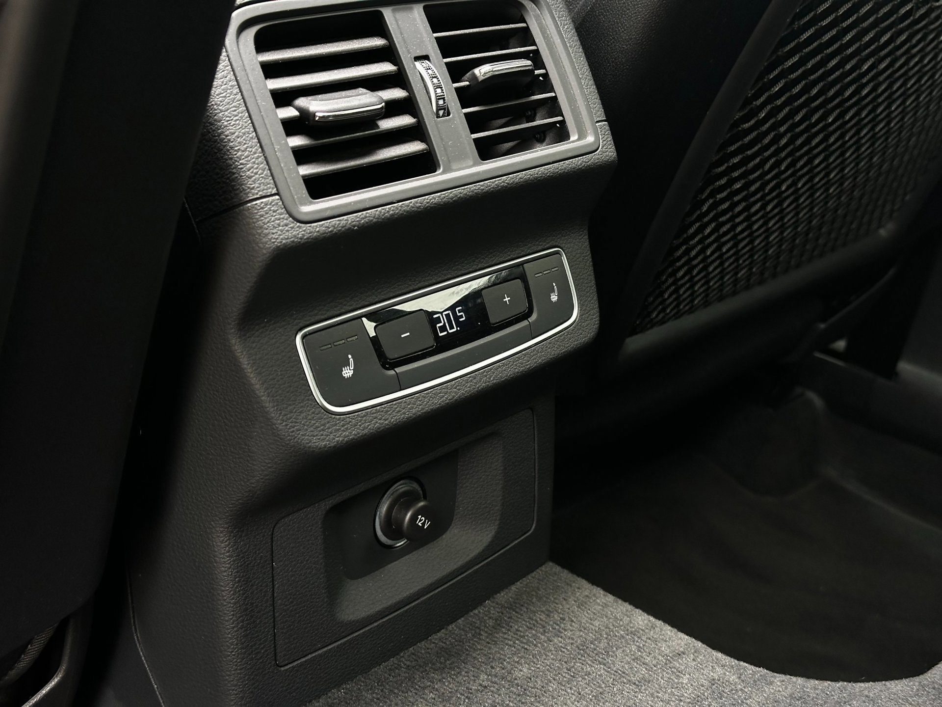 Audi Q5 50 TFSI e S-line (2023), foto 34