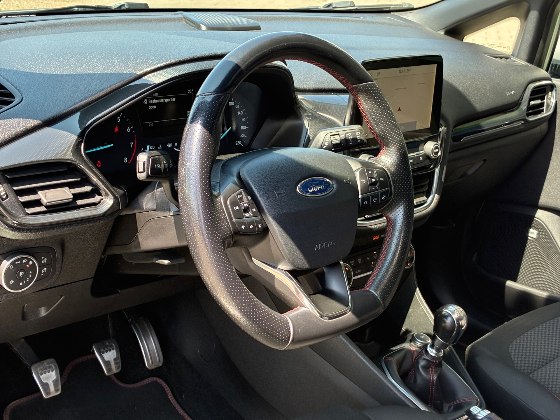 Ford Fiesta 1.0 EcoBoost ST-Line (2018), foto 13