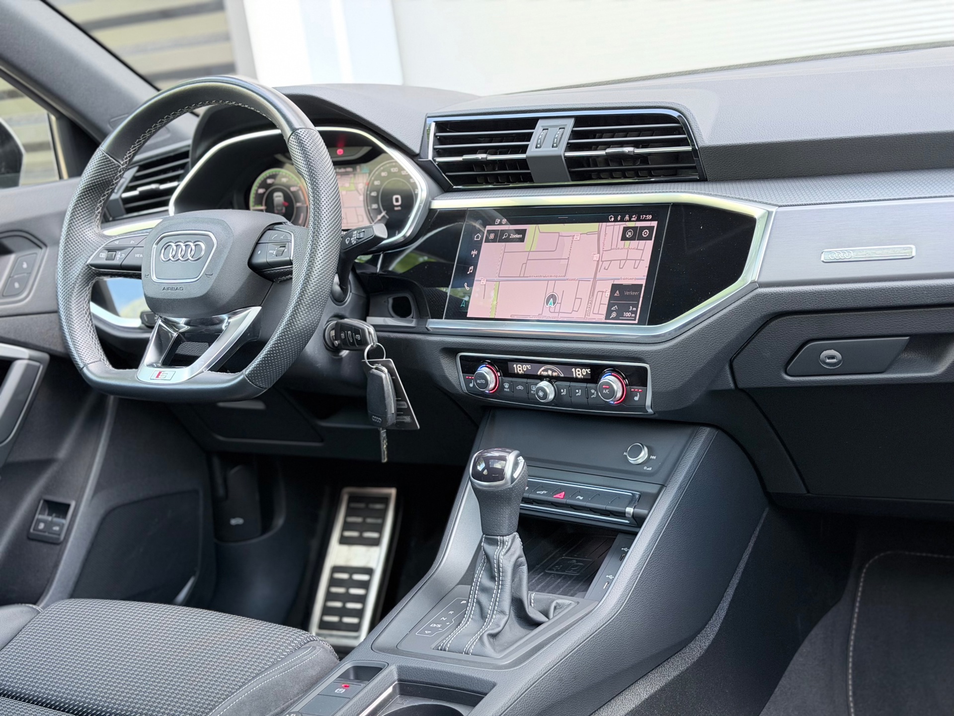 Audi Q3 Sportback 45 TFSI e S Edition (2022), foto 16
