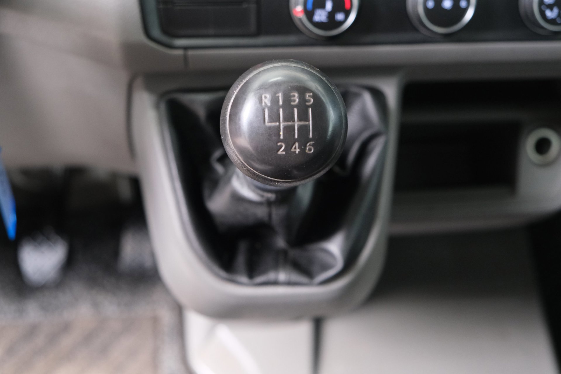 Volkswagen Crafter 50 2.0 TDI L4 DL DC Comfortline Pick-Up (2020), foto 24