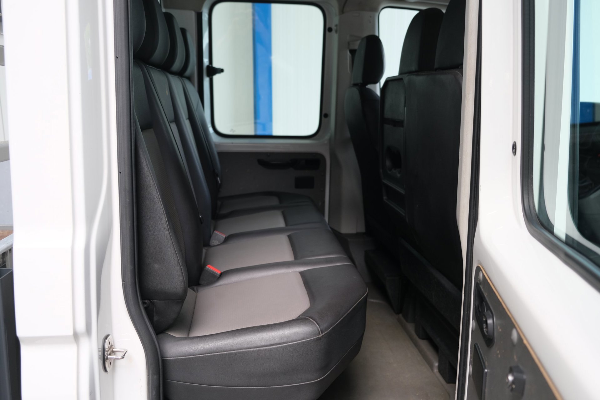 Volkswagen Crafter 50 2.0 TDI L4 DL DC Comfortline Pick-Up (2020), foto 4