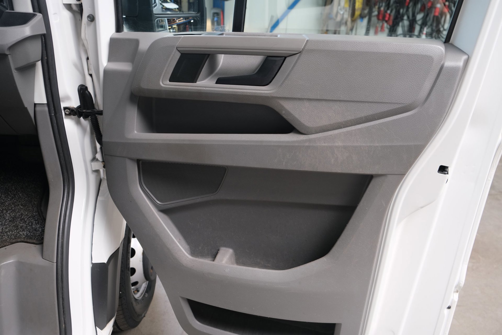 Volkswagen Crafter 50 2.0 TDI L4 DL DC Comfortline Pick-Up (2020), foto 5