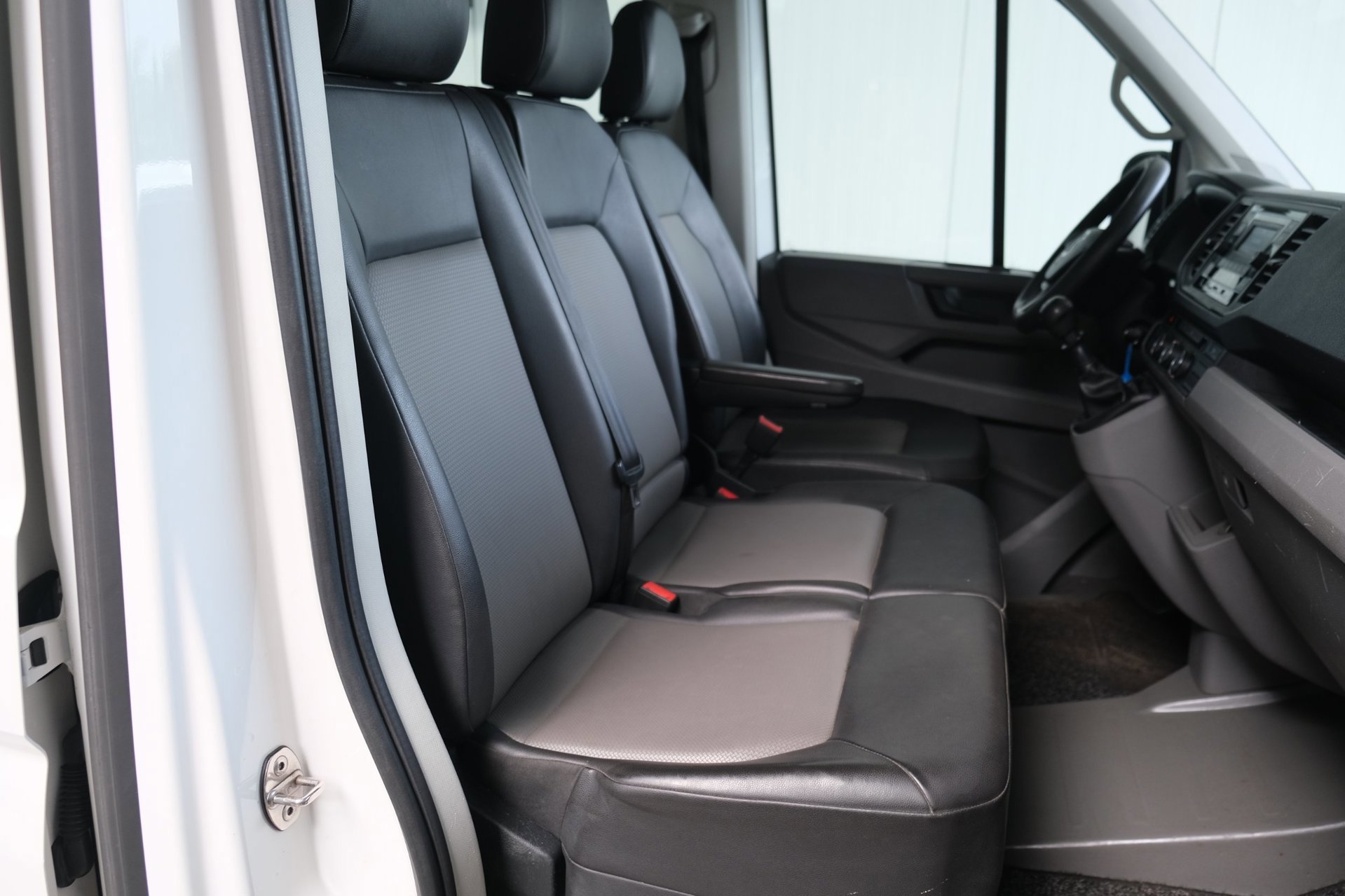 Volkswagen Crafter 50 2.0 TDI L4 DL DC Comfortline Pick-Up (2020), foto 6